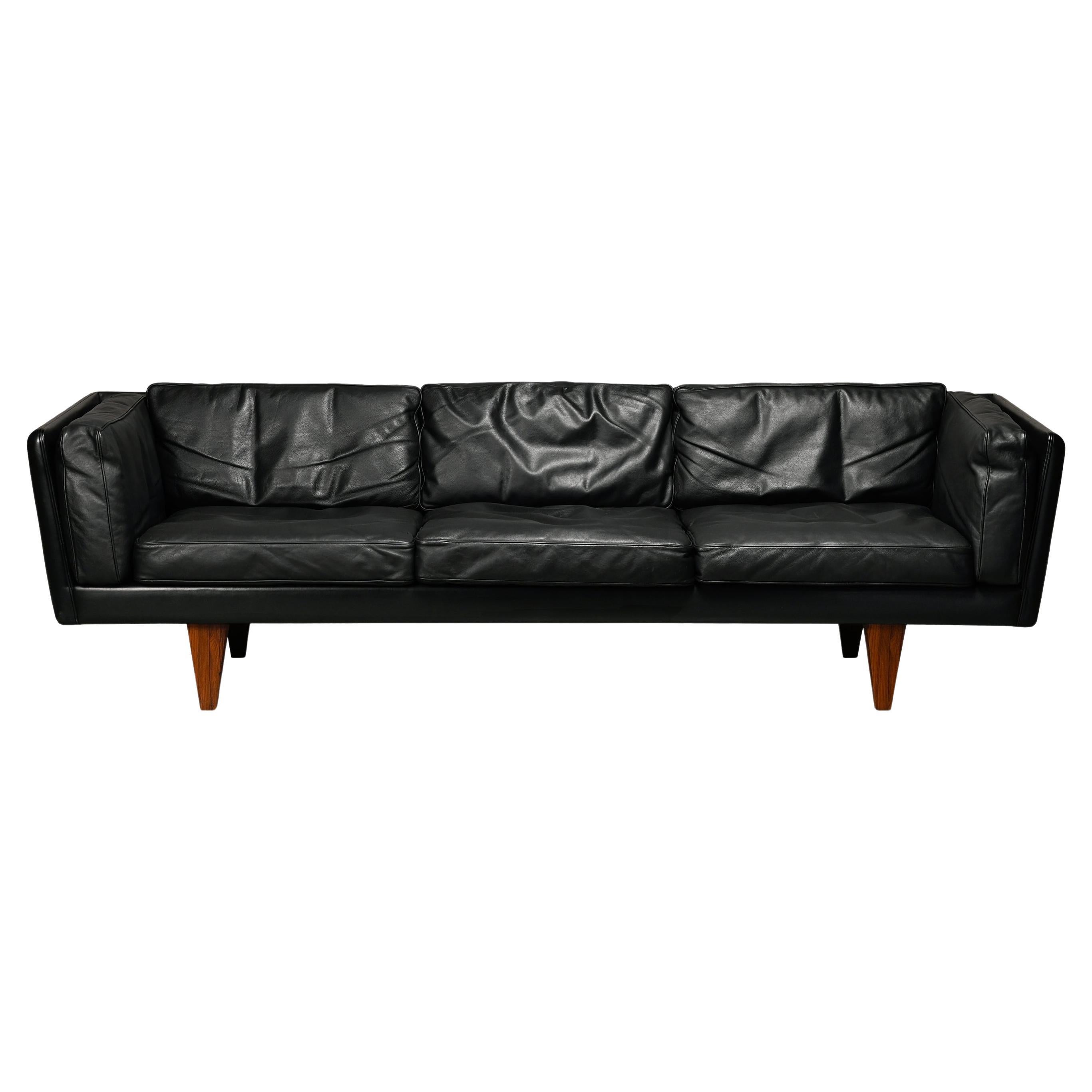 Illum Wikkelsø Three-Seater Sofa Model V11 in Black Leather, Denmark 1960s For Sale