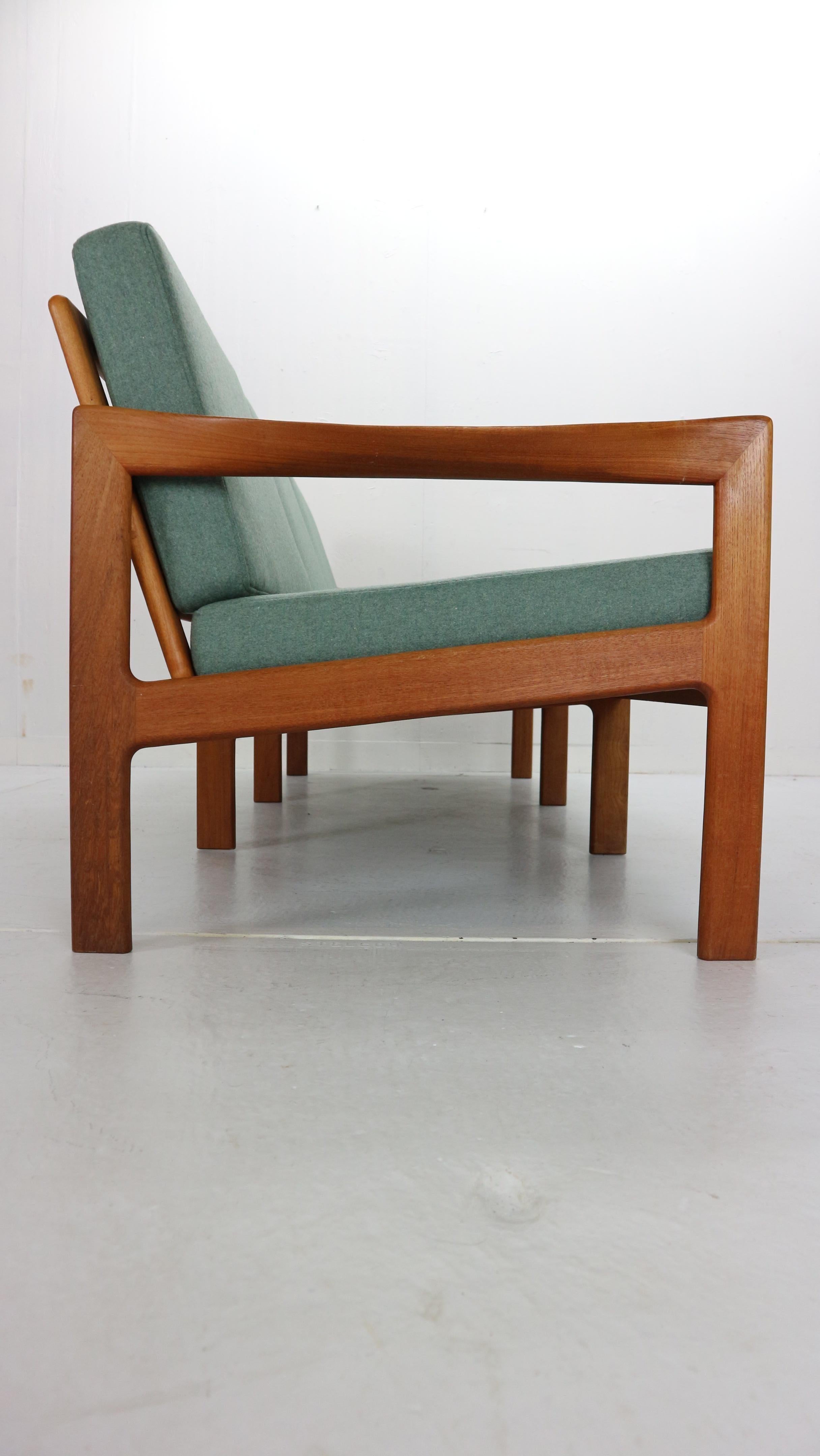 Mid-20th Century Illum Wikkelsø Three-Seat Teak Sofa for Niels Eilersen, 1960, Denmark