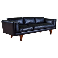 Illum Wikkelsø V11 Sofa für Holger Christiansen