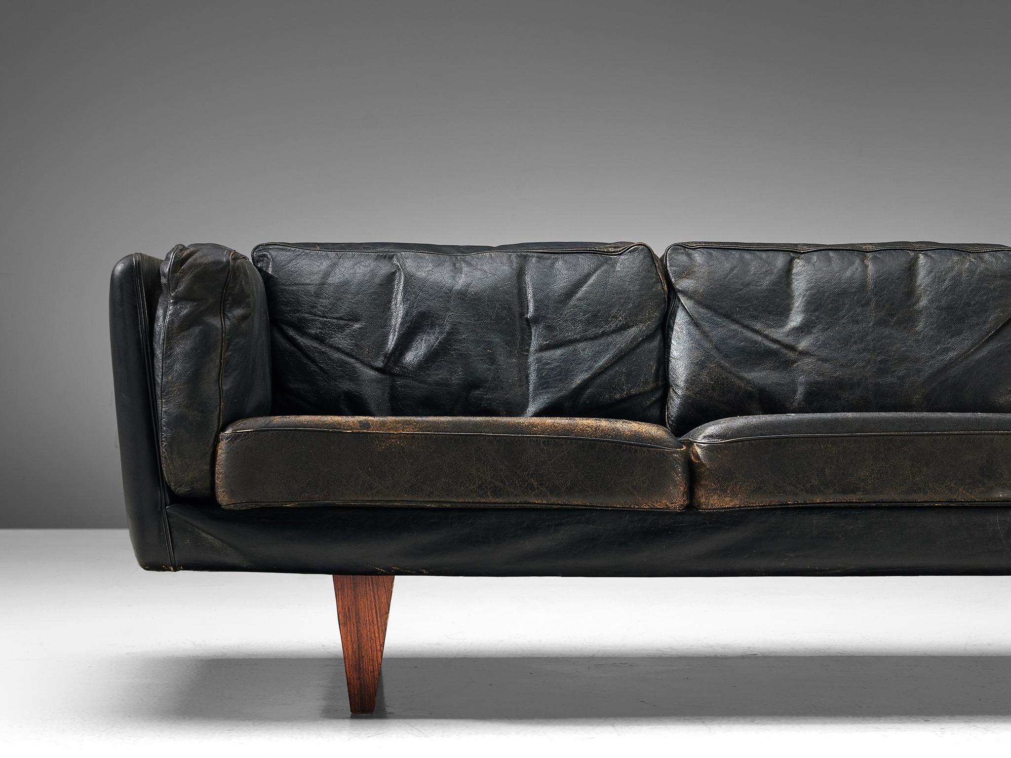 Illum Wikkelsø 'V11' Sofa in Black Leather In Good Condition In Waalwijk, NL