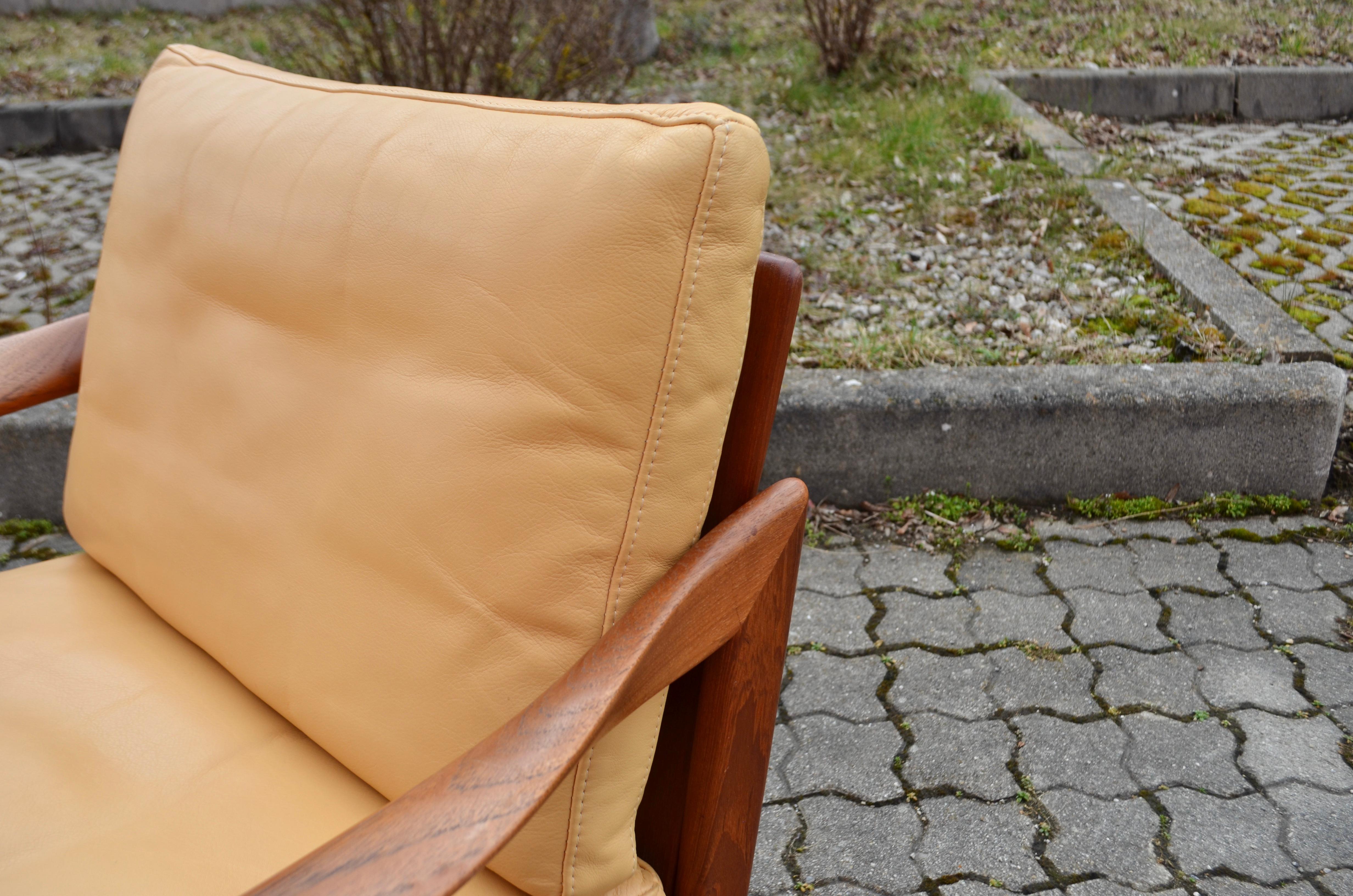 Illum Wikkelsø Wikkelsoe Fauteuil en cuir de teck Chaise ocher Niels Eilersen en vente 7