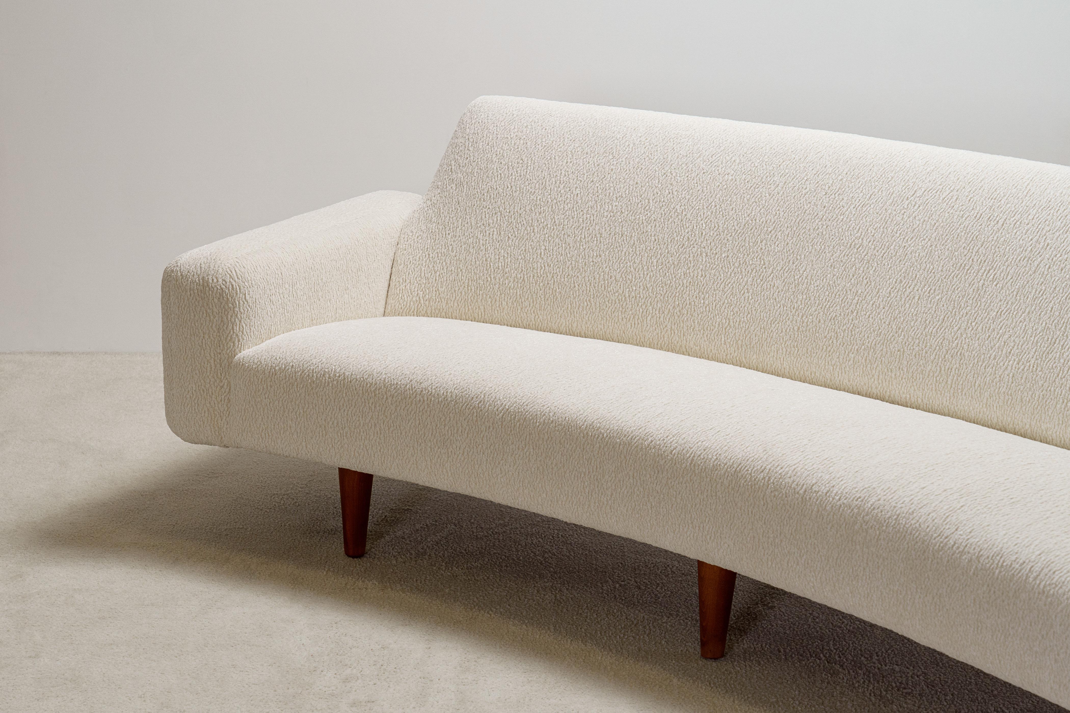 Illum Wikkelso 3 Seat Curved Sofa Model 450. Circa 1960. New upholstery. For Sale 2