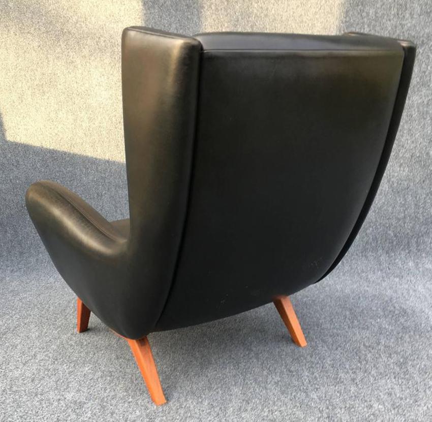 Danish Illum Wikkelso Black Leather and Teak, Model 110 Lounge Chair