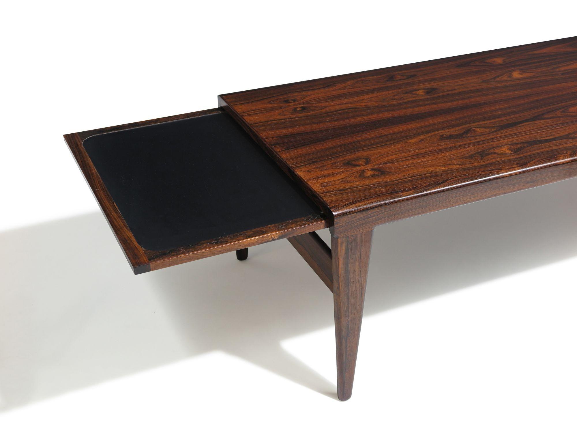 Bois de rose Table basse brésilienne en bois de rose avec plateau Illum Wikkelso en vente
