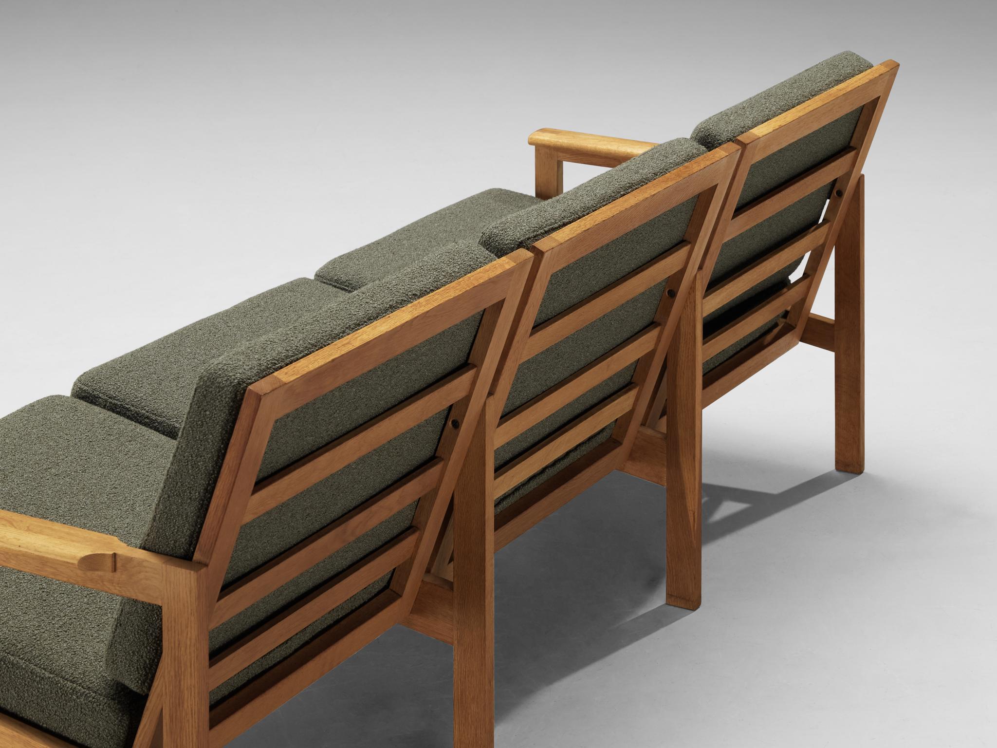 Illum Wikkelso 'Capella' Three Seat Sofa in Oak and Forest Green Cushions In Good Condition In Waalwijk, NL