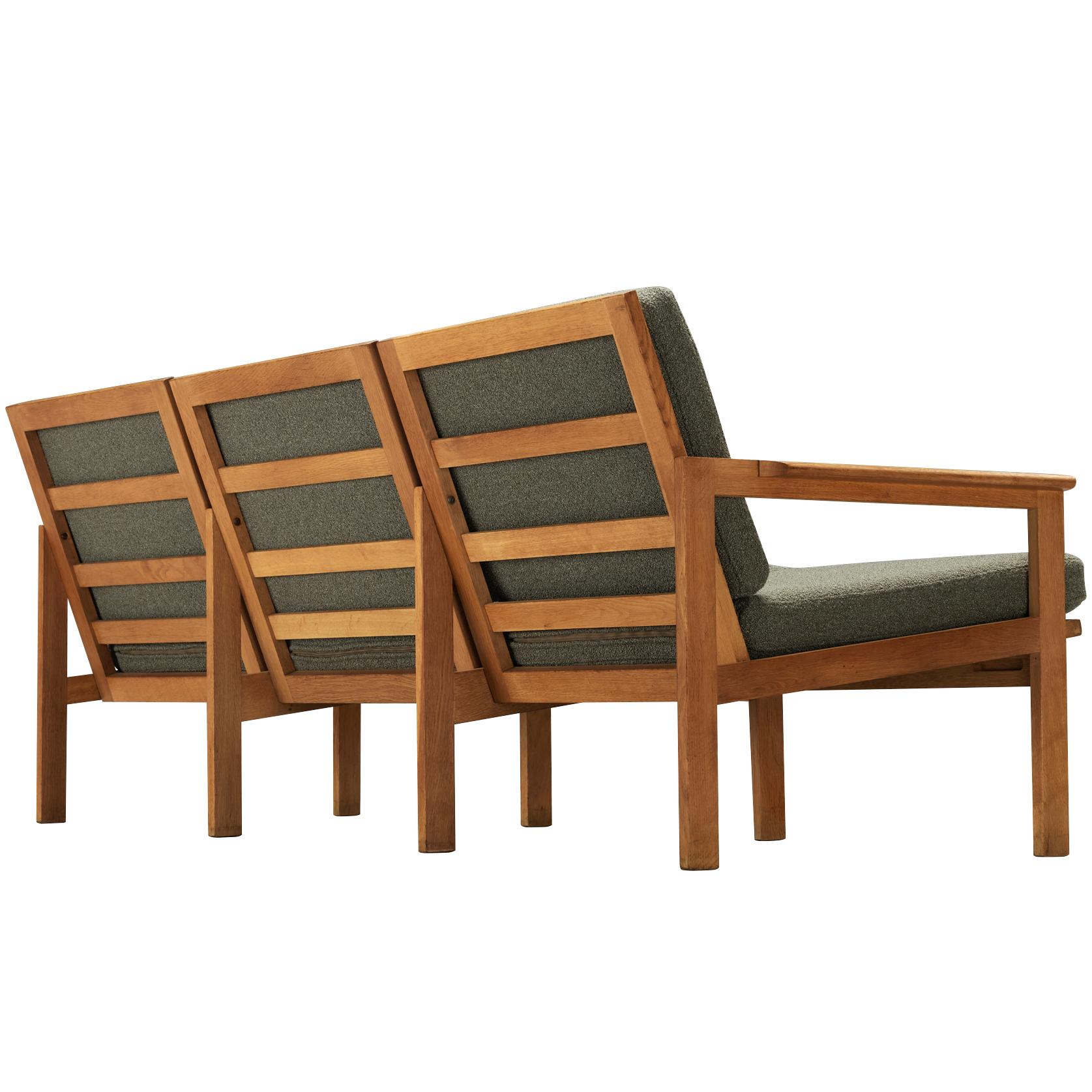 Illum Wikkelso 'Capella' Dreisitzer-Sofa aus Eiche und Waldgrünen Kissen im Angebot