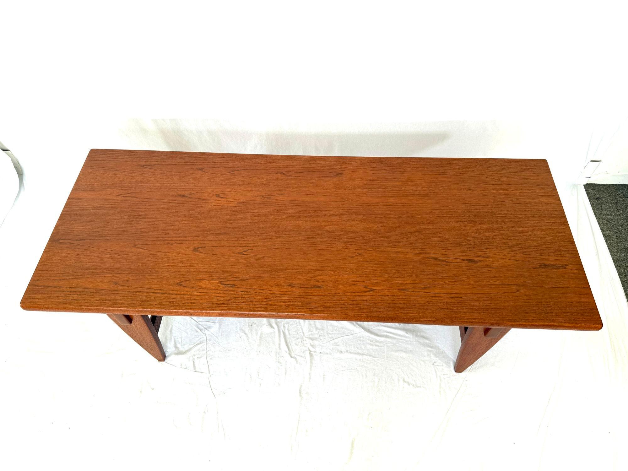 Table basse Illum Wikkelso Excellent état - En vente à Los Angeles, CA