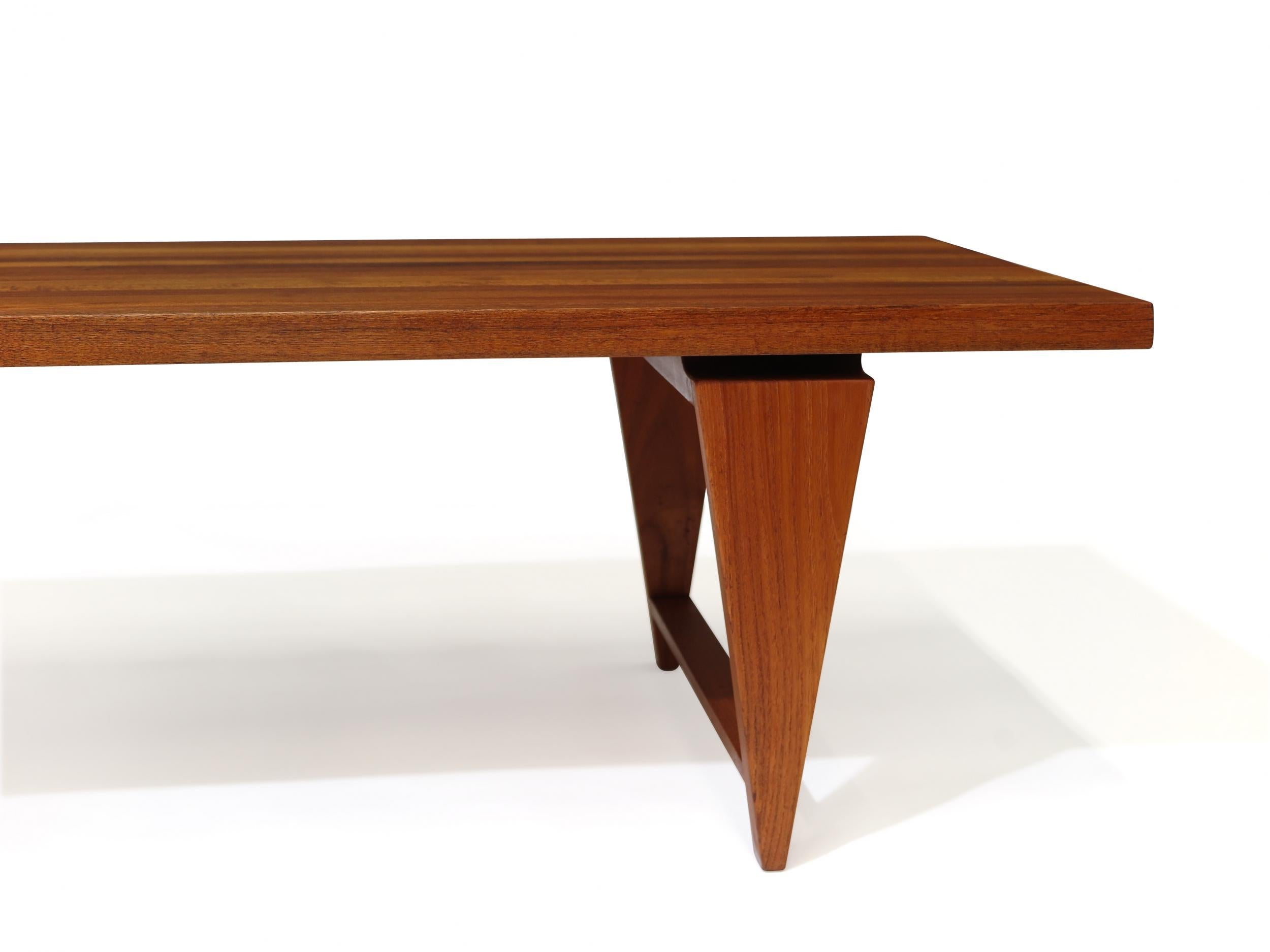 Illum Wikkelso Coffee Table In Excellent Condition For Sale In Oakland, CA