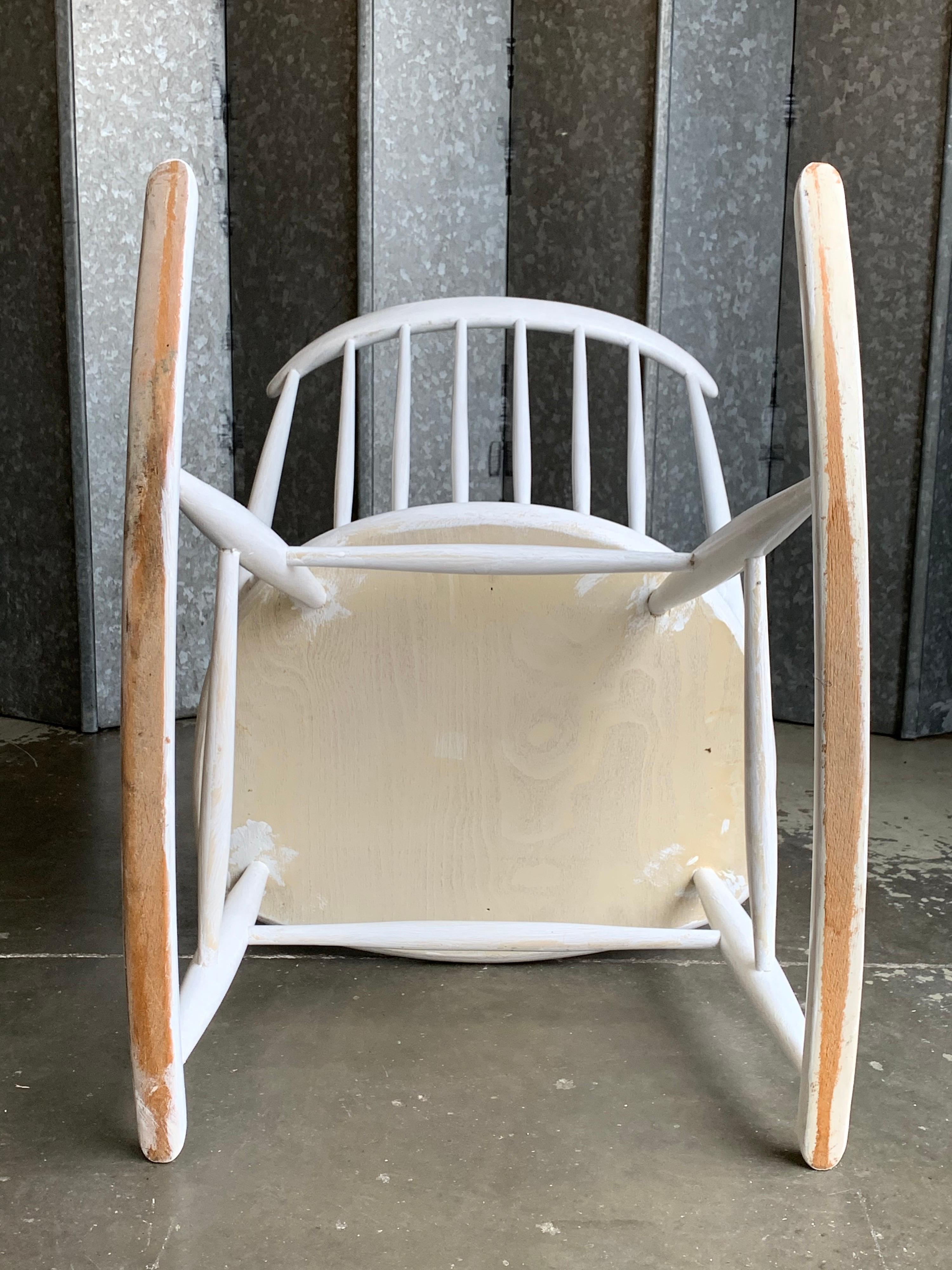 Late 20th Century Illum Wikkelso Danish Gyngestol Rocking Chair in White For Sale