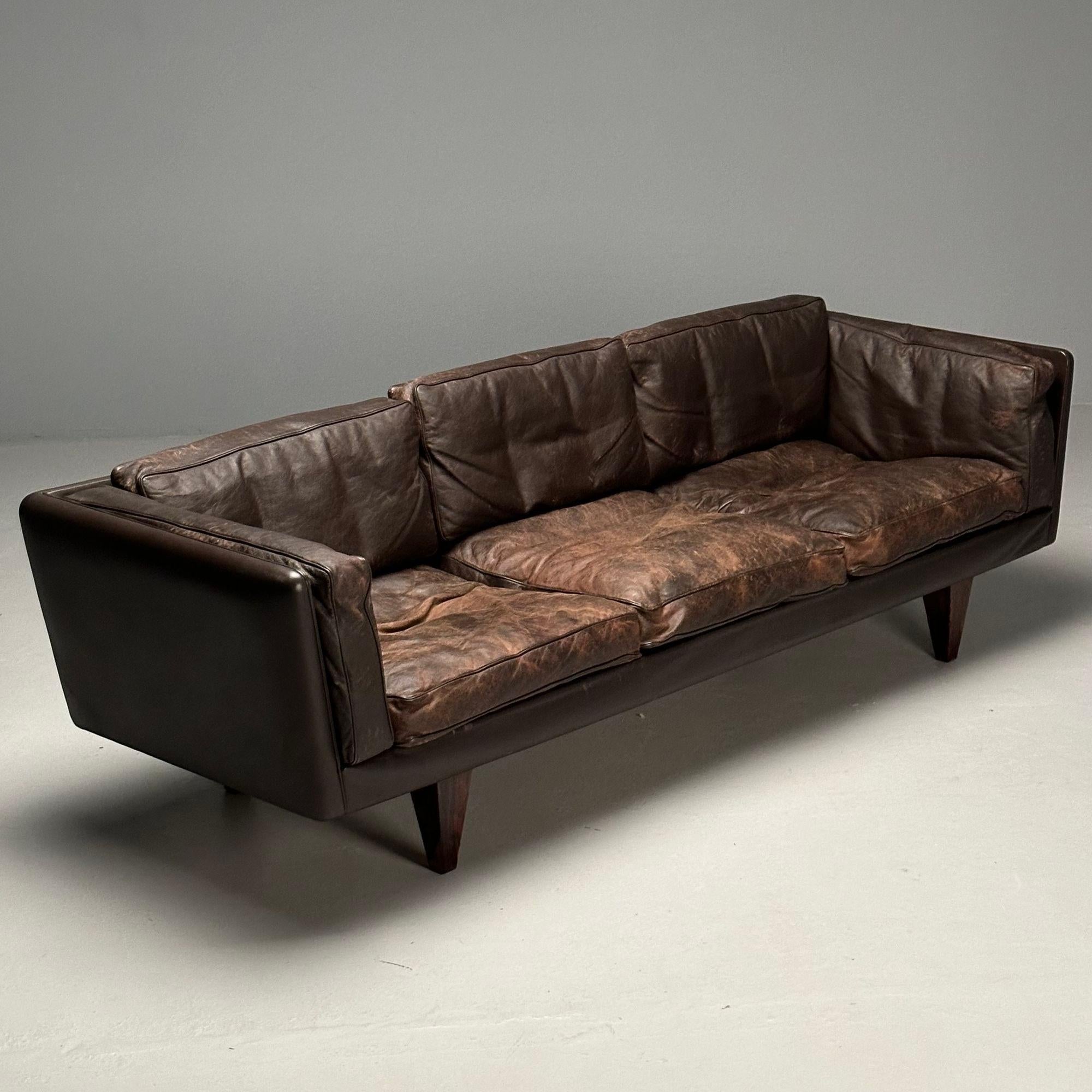 Illum Wikkelsö, Danish Mid-Century Modern Sofa, Distressed Brown Leather, 1960s In Distressed Condition For Sale In Stamford, CT