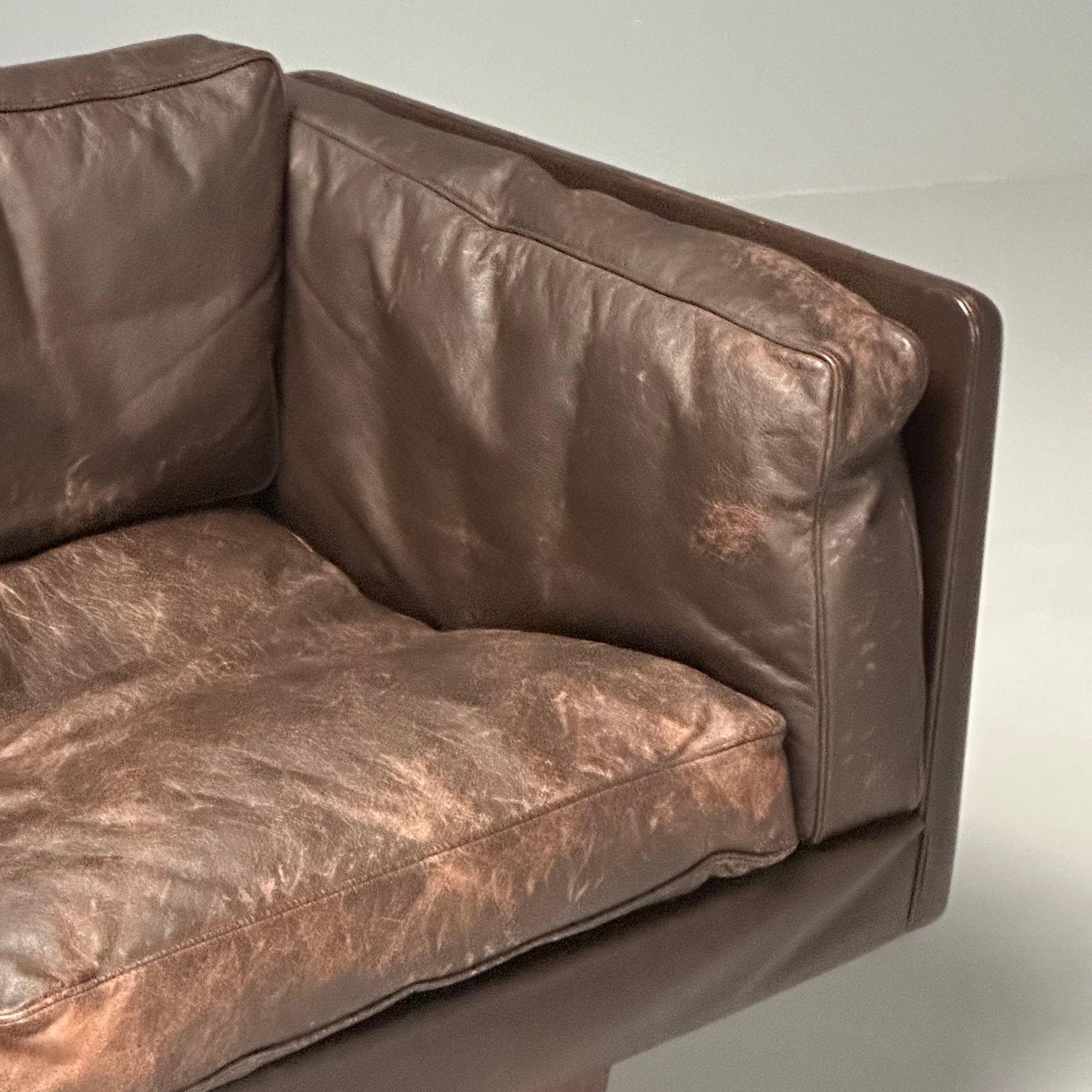 Illum Wikkelsö, Danish Mid-Century Modern Sofa, Distressed Brown Leather, 1960s For Sale 4