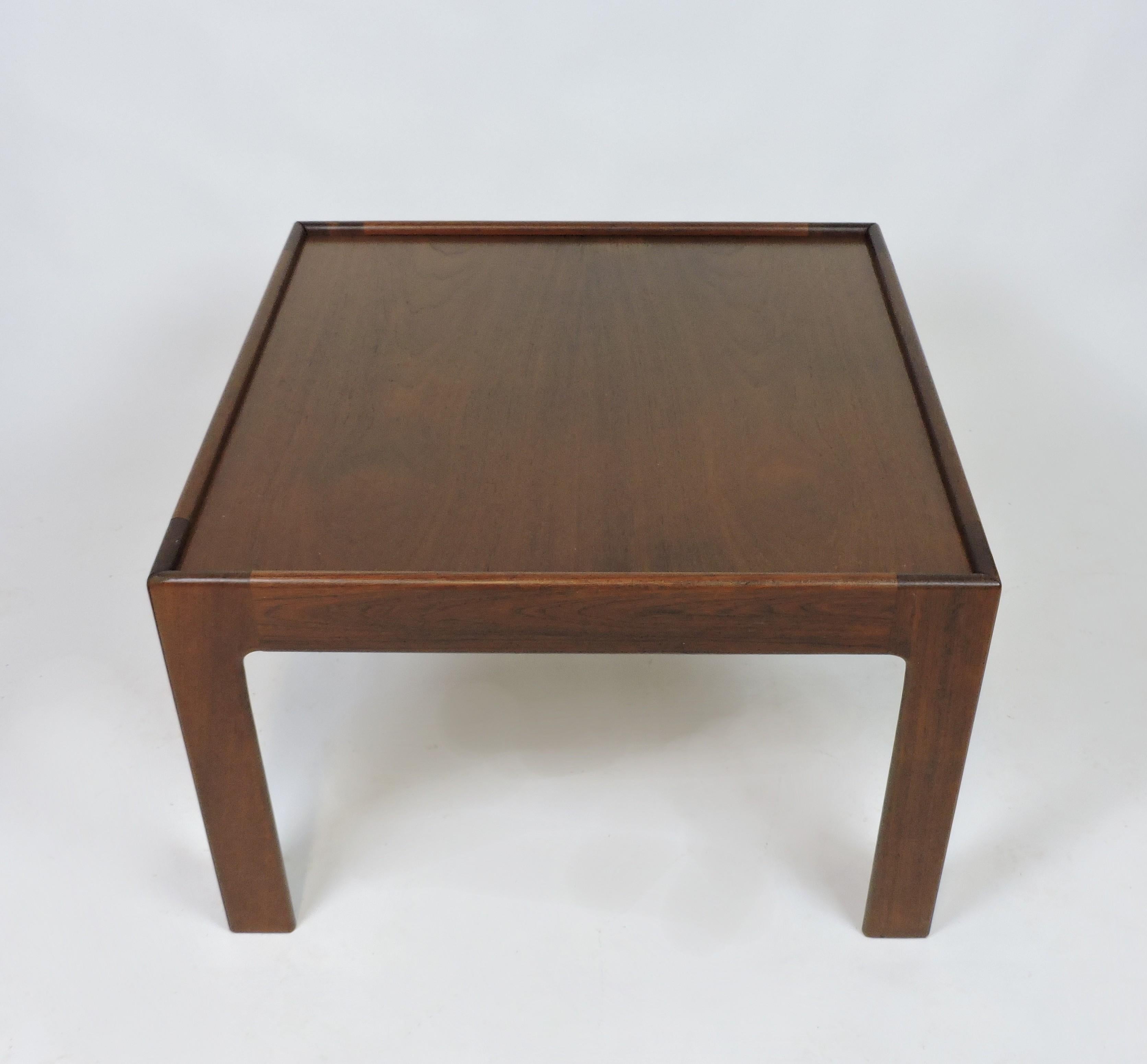 Illum Wikkelso Danish Modern Teak End Table by Neils Eilersen In Good Condition For Sale In Chesterfield, NJ