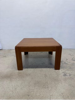 Mesa de centro o auxiliar danesa de madera moderna Illum Wikkelso para Niels Eilersen, años 60