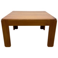 Mesa de centro o auxiliar danesa de madera moderna Illum Wikkelso para Niels Eilersen, años 60