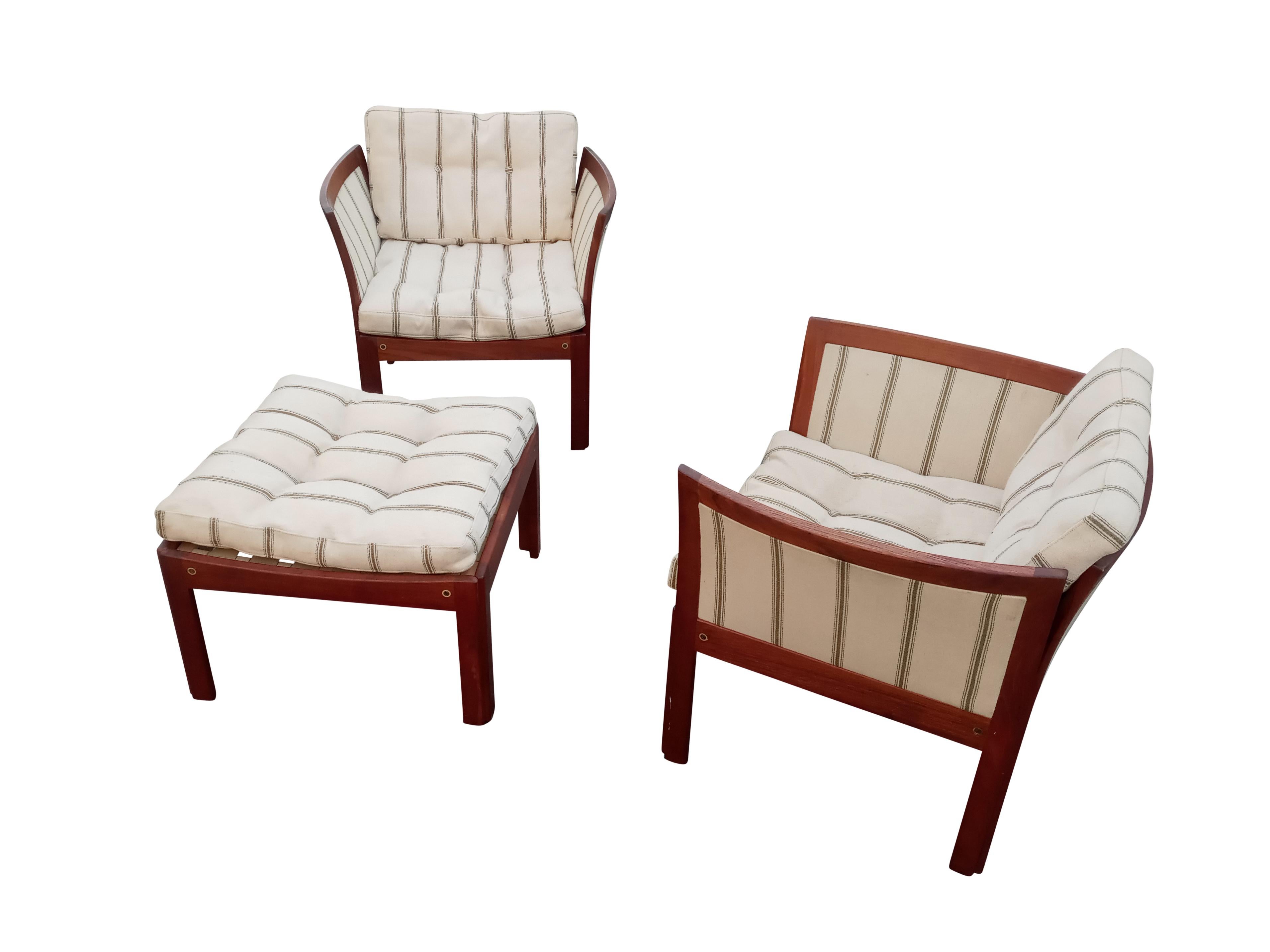 Dänisches Paar Plexus-Stühle und Ottomane aus Teakholz mit Originalpolsterung von Illum Wikkelso im Angebot 1