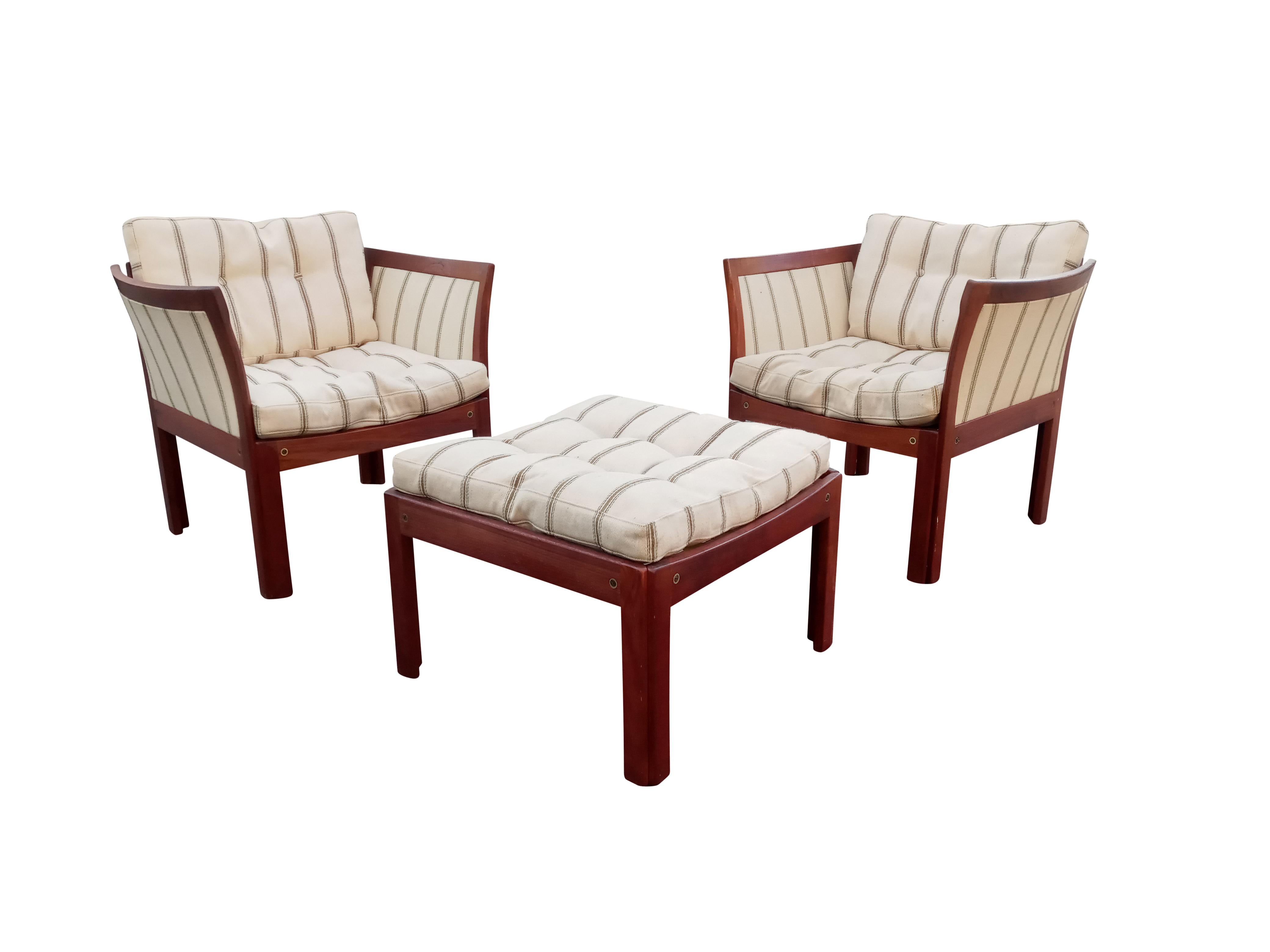 Dänisches Paar Plexus-Stühle und Ottomane aus Teakholz mit Originalpolsterung von Illum Wikkelso im Angebot