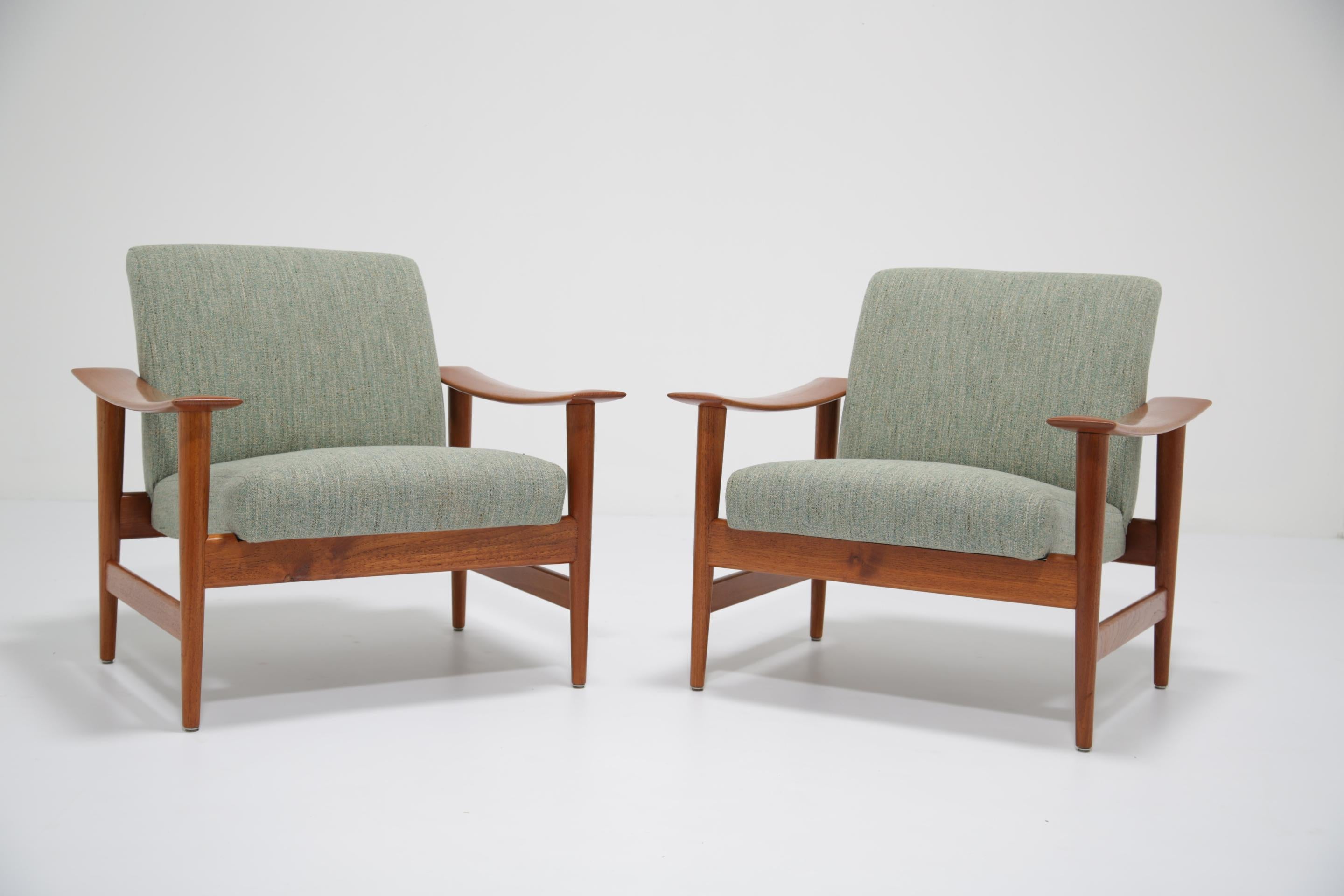 Illum Wikkelso für Niels Eilersen Modell 80 Teakholzsessel, dänisch um 1960 (Moderne der Mitte des Jahrhunderts) im Angebot