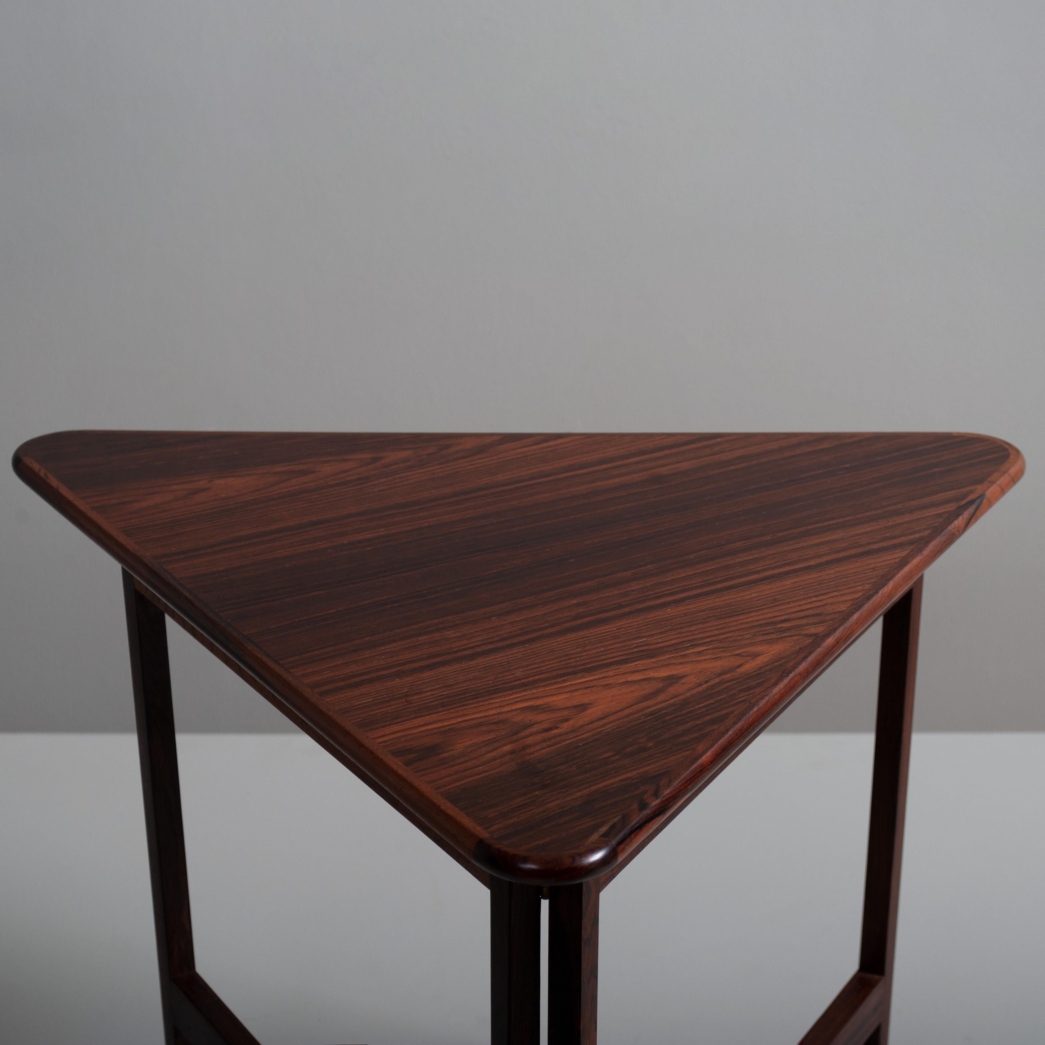 triangle folding table