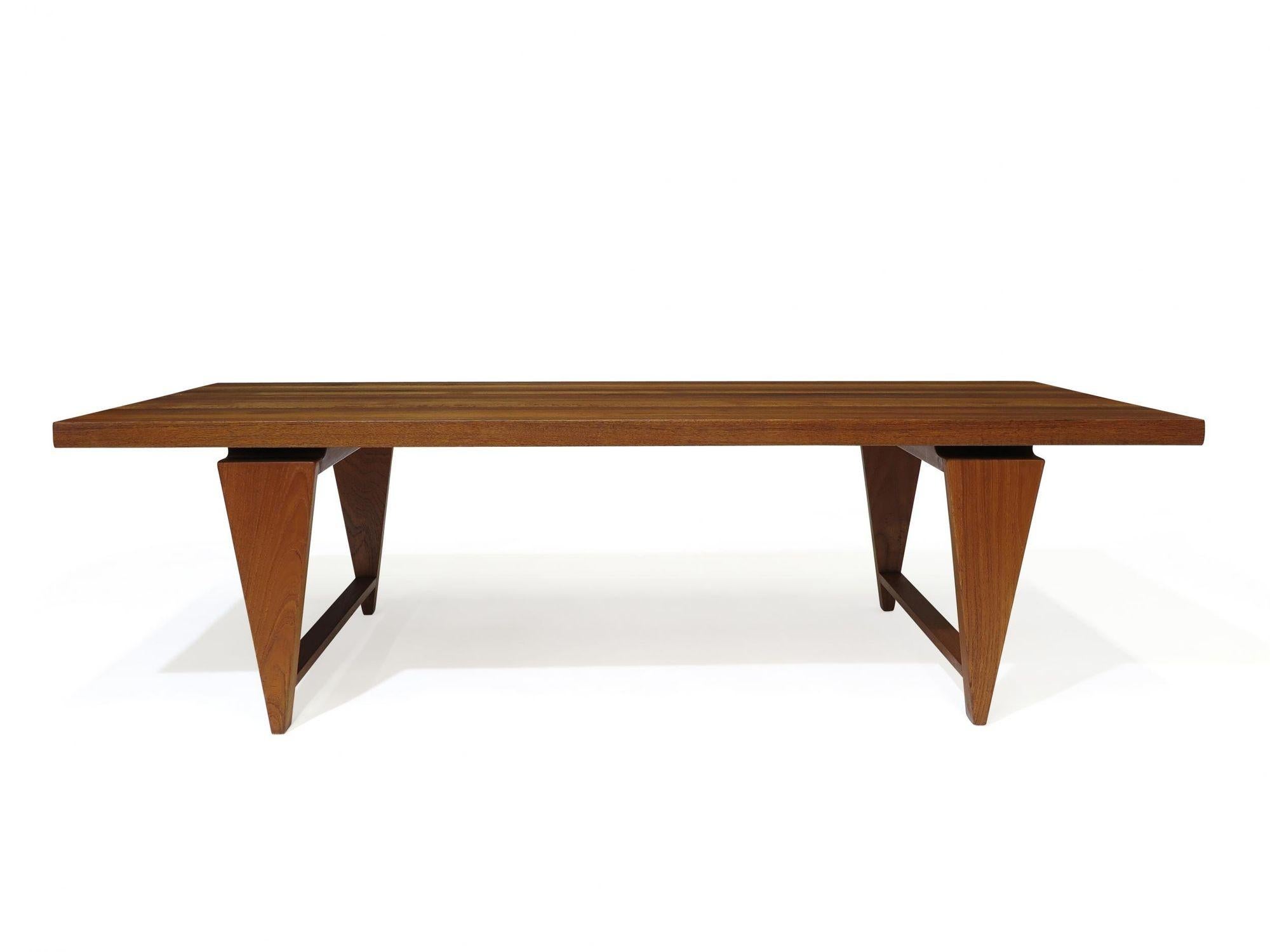 Huilé Illum Wikkelso for Mikael Laursen Solid Teak Danish Designed Coffee Table en vente