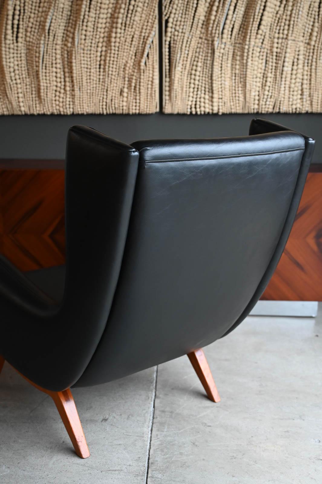 Illum Wikkelso für Soren Willadsen Modell 110 Wingback Lounge Chair, ca. 1955 im Angebot 7