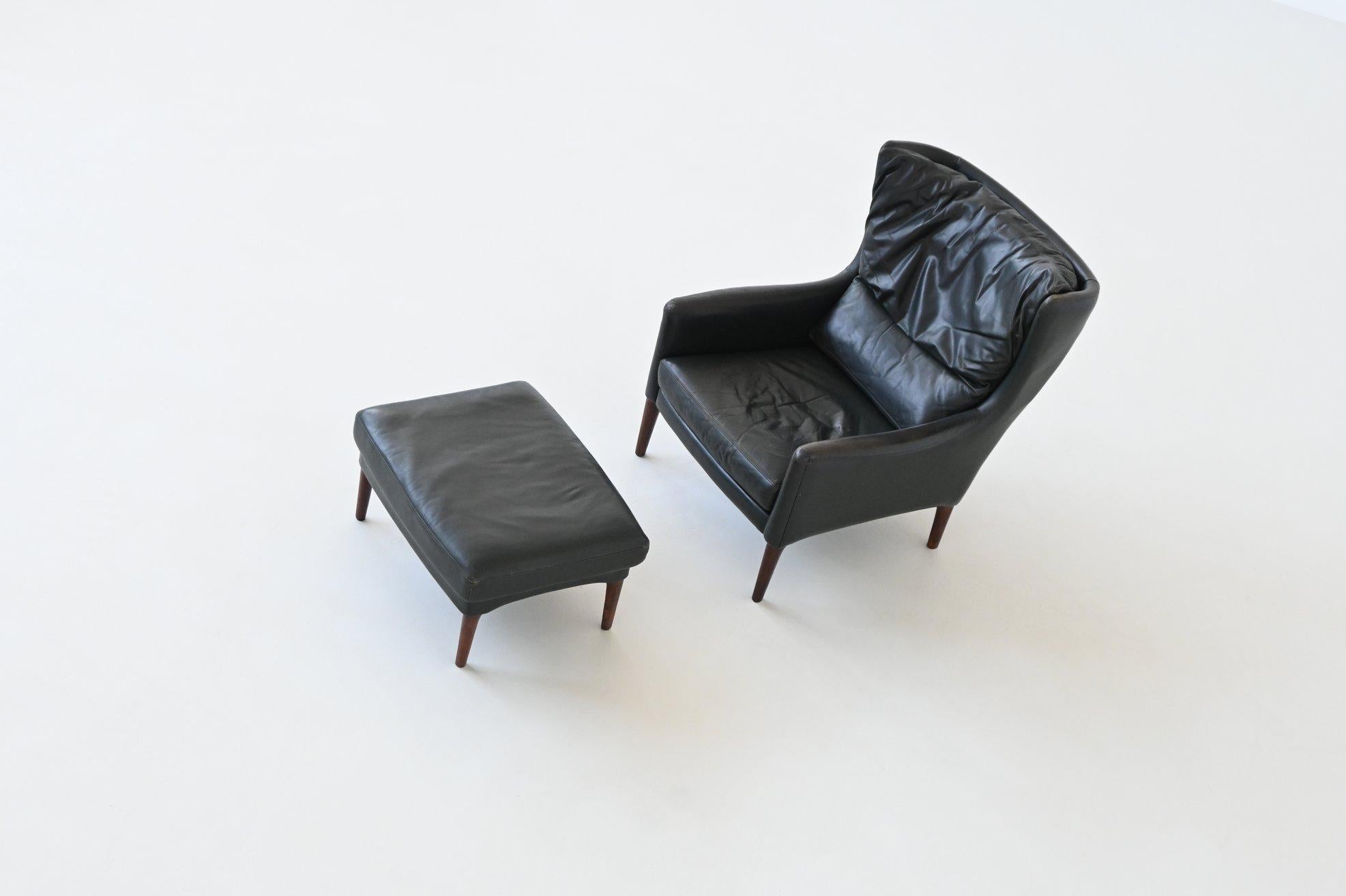 Illum Wikkelso lounge chair and foot stool in leather Denmark 1960 For Sale 1