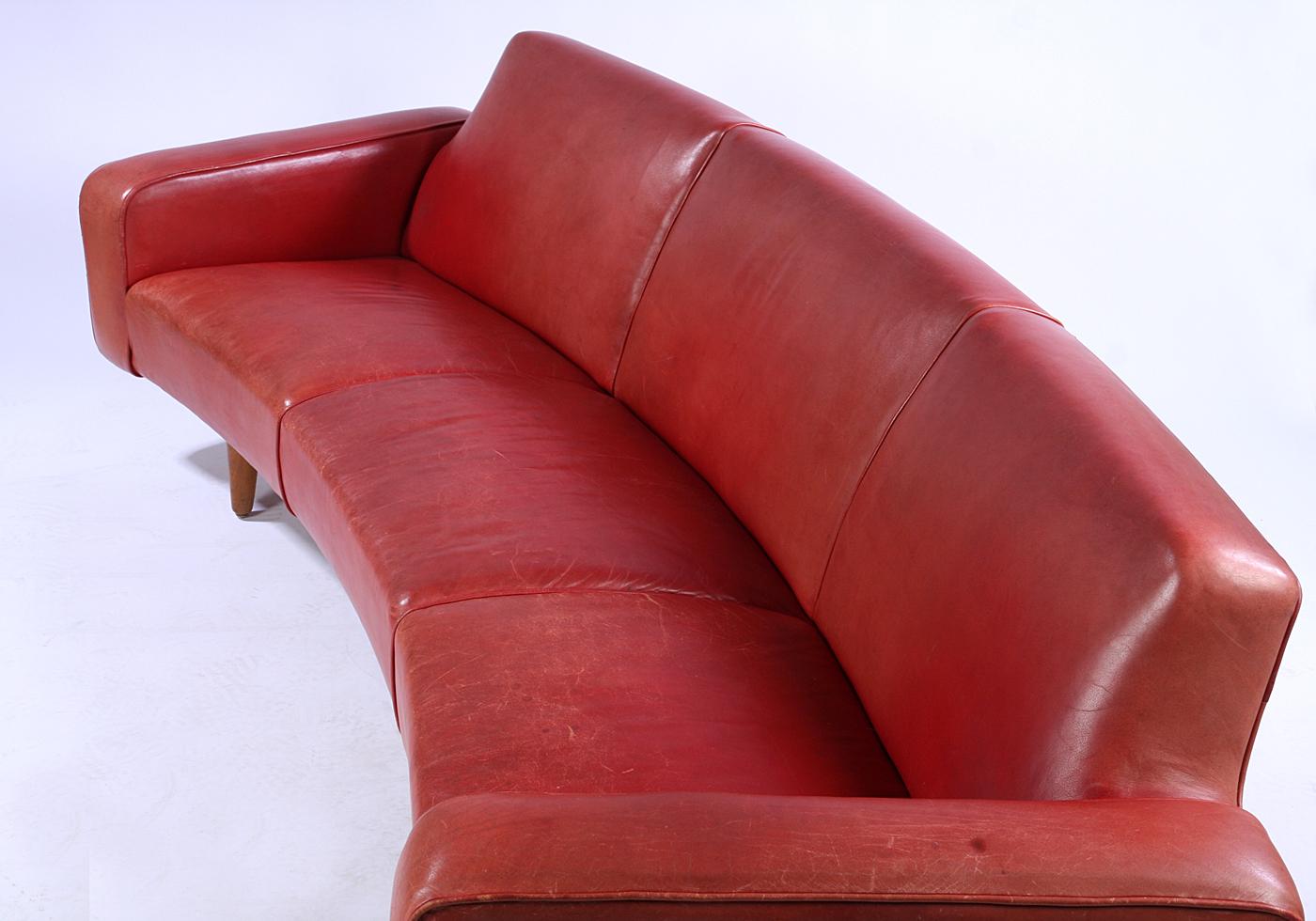 Mid-20th Century Illum Wikkelso Red Leather Sofa and Coffee Table, circa 1960s