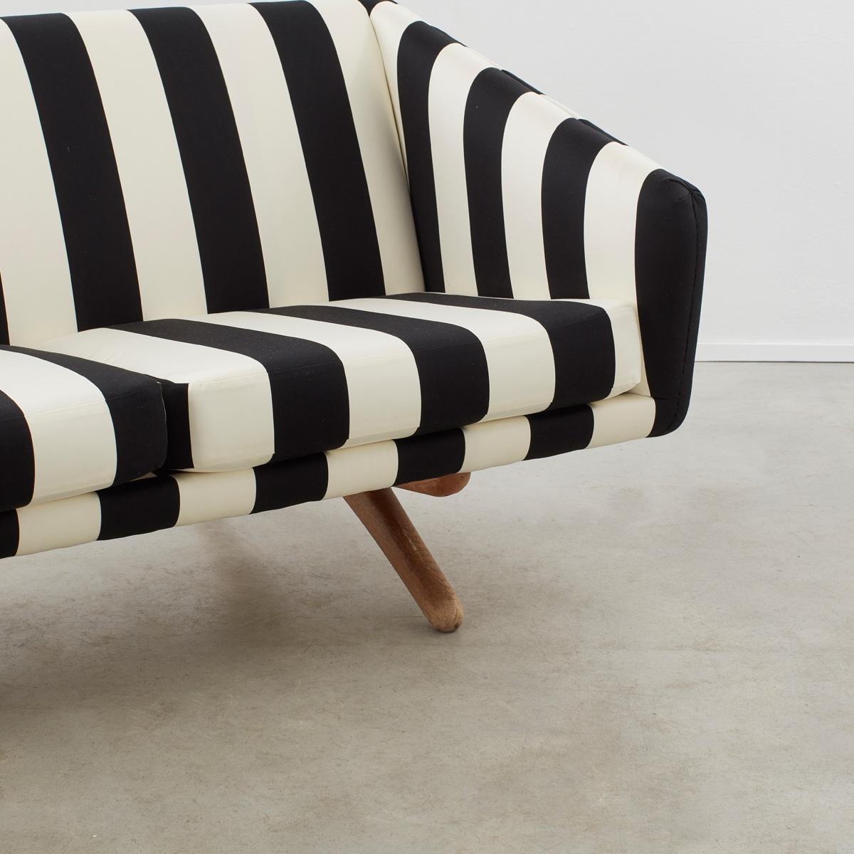 Illum Wikkelso Sofa Modell Ml-90 Mikael Laursen und Sohn, Dänemark, 1960 (Stoff) im Angebot