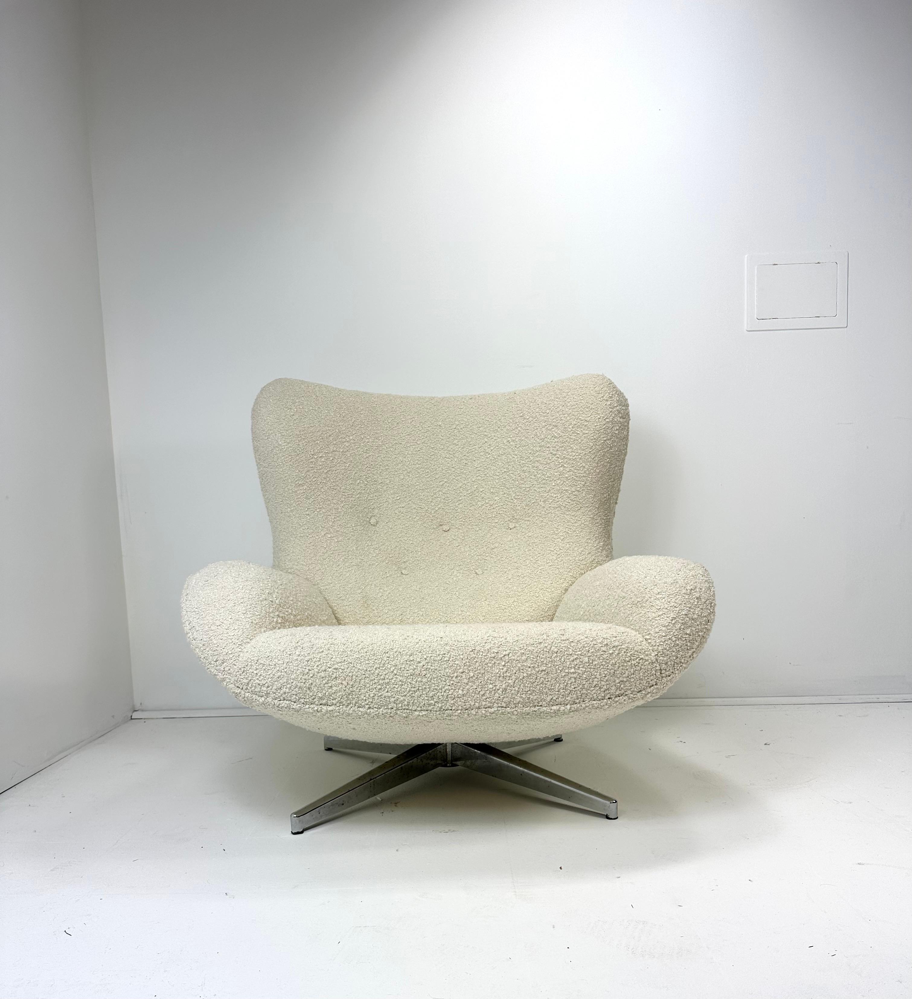 Milieu du XXe siècle Chaise longue pivotante Illum Wikkelso en vente