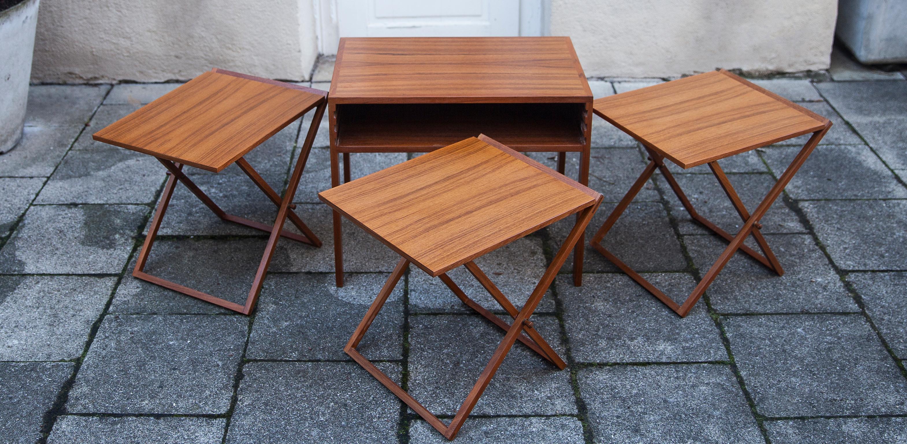 Illum Wikkelso Teak Folding Table, 1960s In Excellent Condition For Sale In Munich, DE