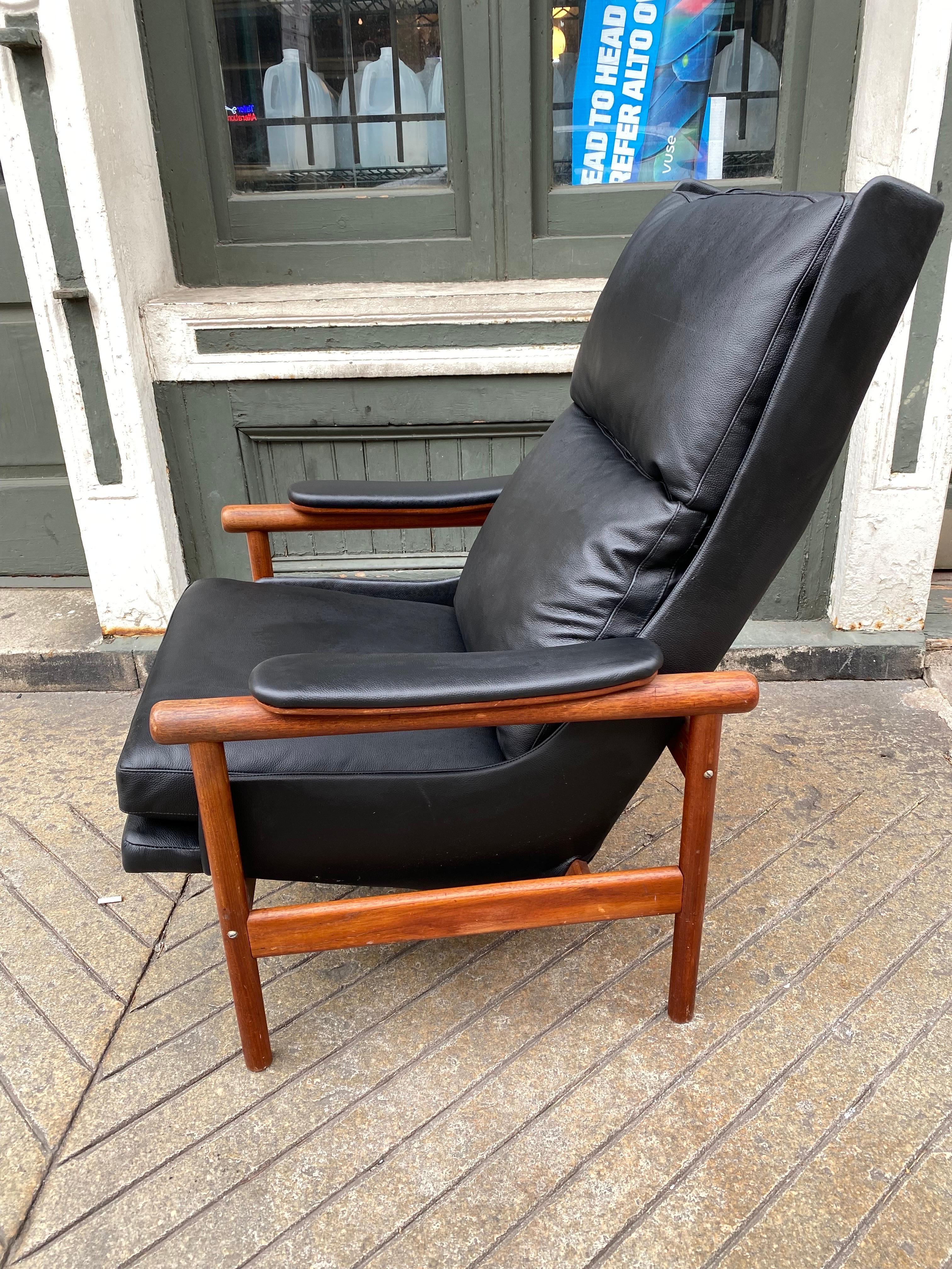 Illum Wikkelso “Wiki “ Leather Lounge Chair for Kofoeds 2