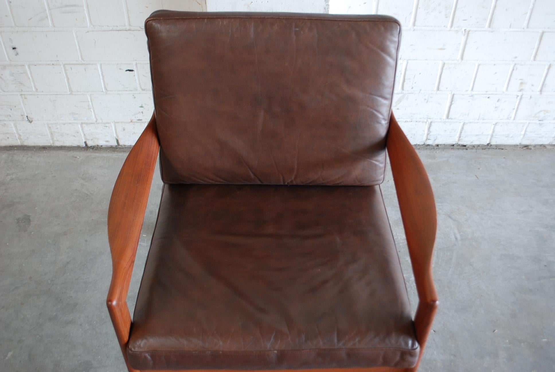 Scandinave moderne Illum Wikkelsø Fauteuil en cuir Chaise Brown Niels Eilersen en vente