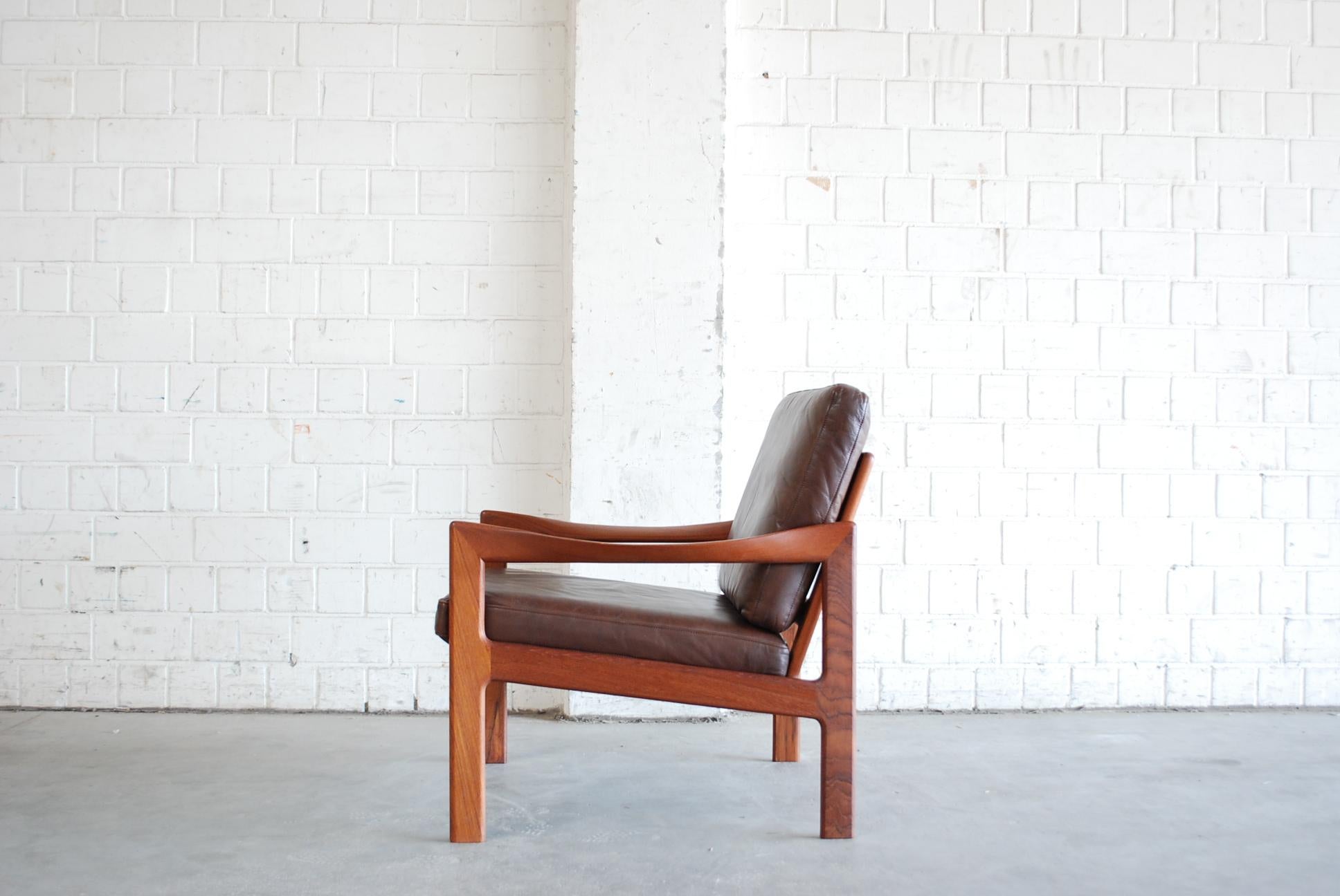 Scandinavian Modern Illum Wikkelsø Leather Armchair Chair Brown Niels Eilersen For Sale