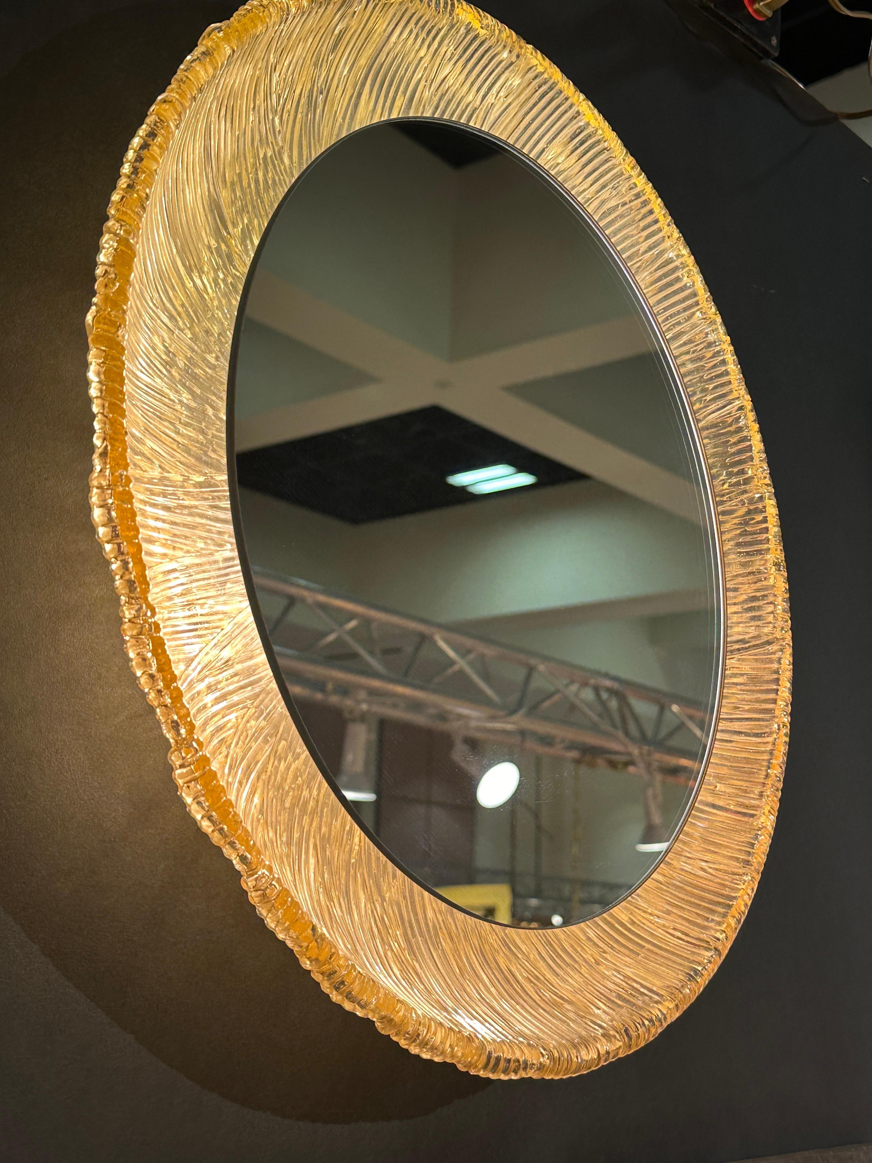 Fin du 20e siècle Miroir acrylique éclairé  en vente