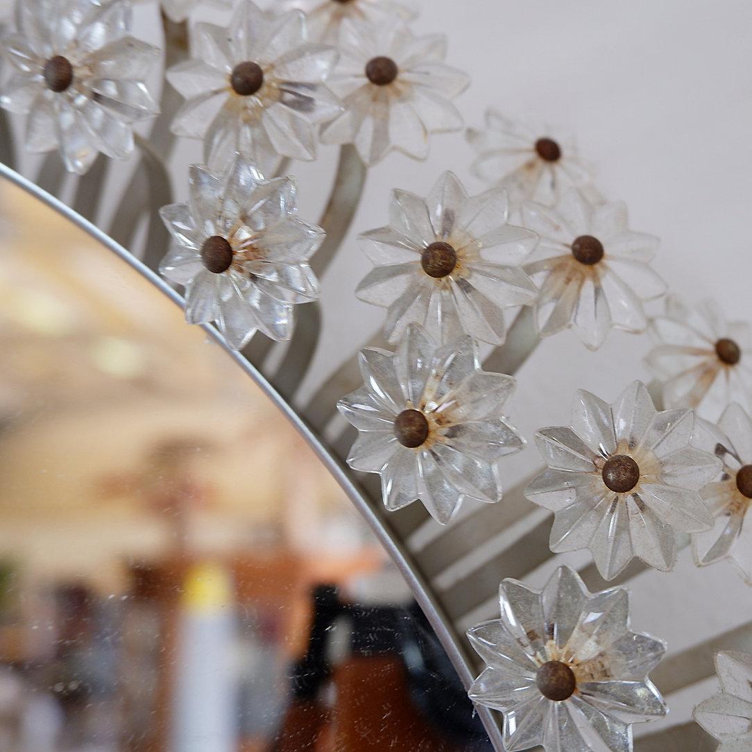 Mid-Century Modern Miroir illuminé en forme de fleur (Ø 42cm) par Emil Stejnar pour Rupert Nikoll  1960s en vente