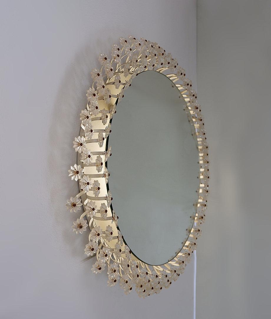 Métal Miroir illuminé en forme de fleur (Ø 42cm) par Emil Stejnar pour Rupert Nikoll  1960s en vente