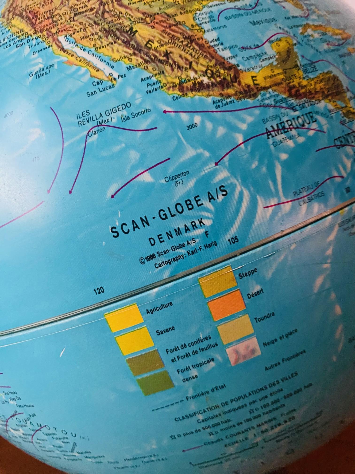 Cast Illuminated French Edition Scan-Globe Denmark 1986 For Sale