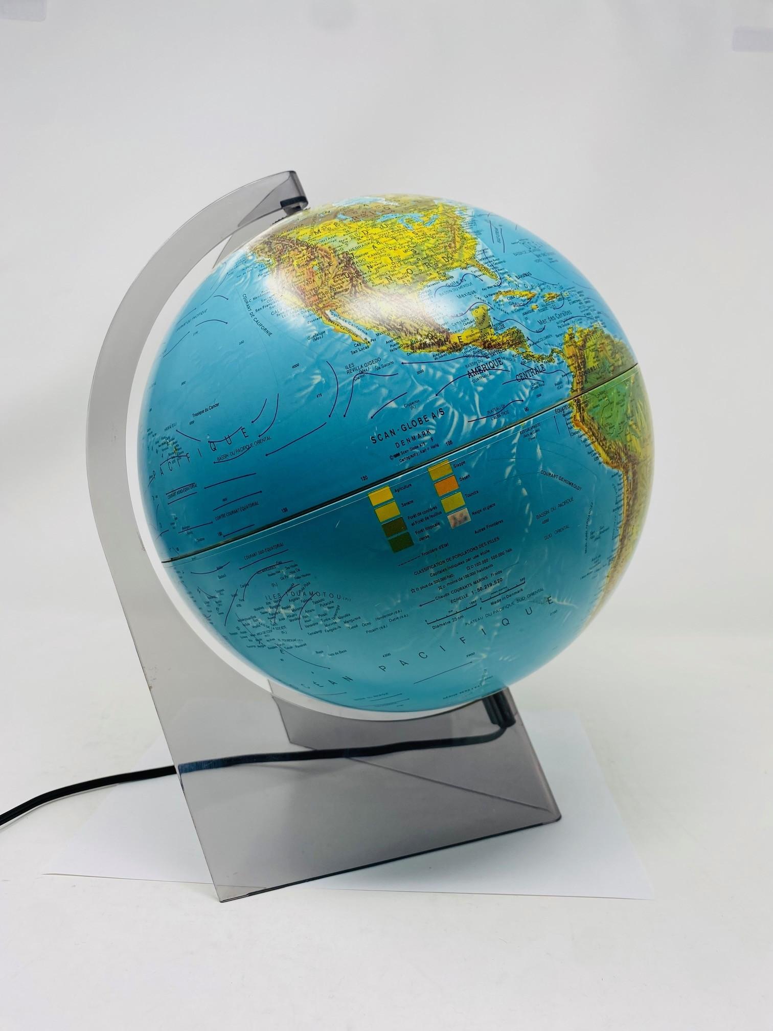 Fiberglass Illuminated French Edition Scan-Globe Denmark 1986 For Sale