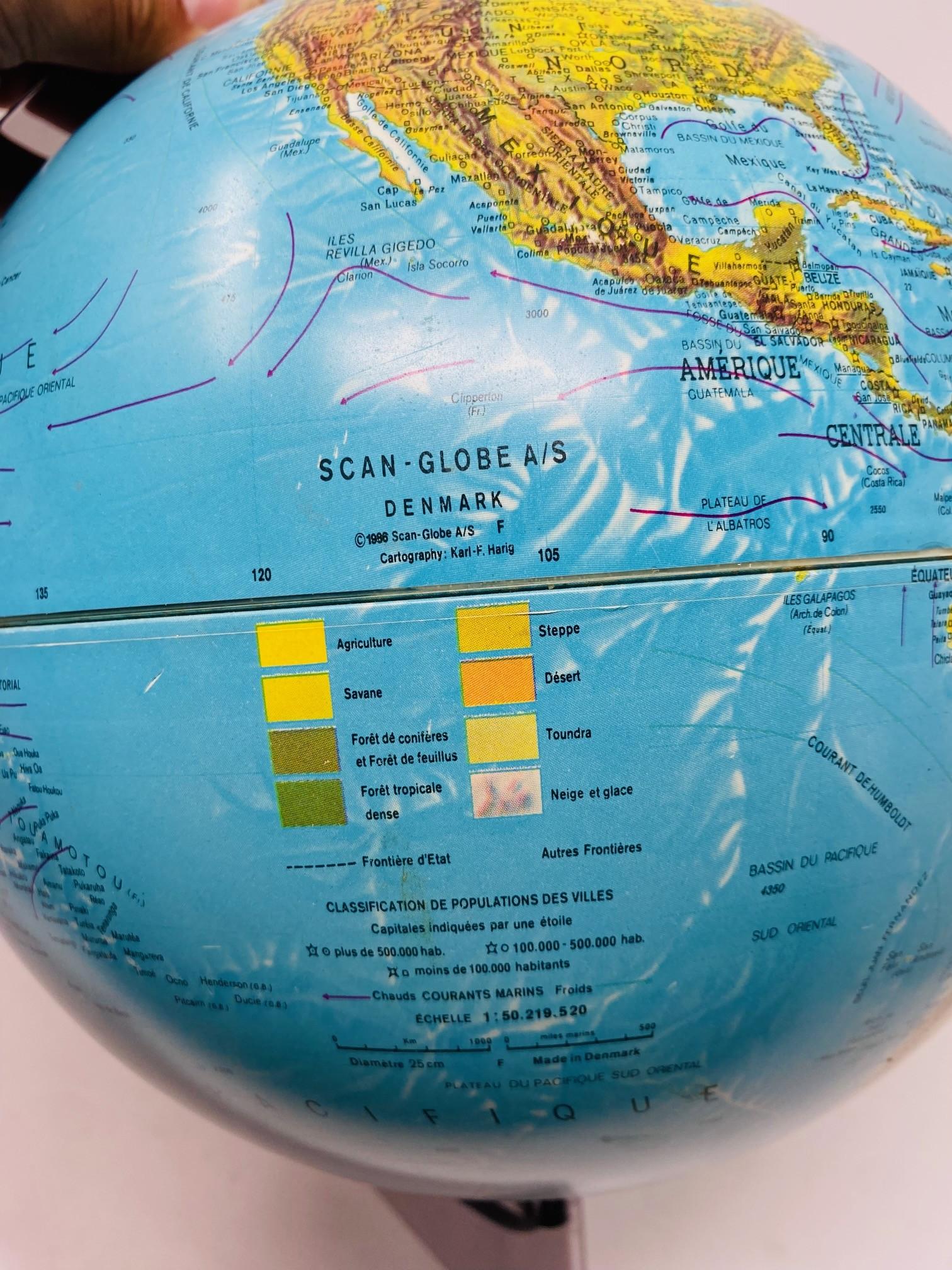 Illuminated French Edition Scan-Globe Denmark 1986 For Sale 1