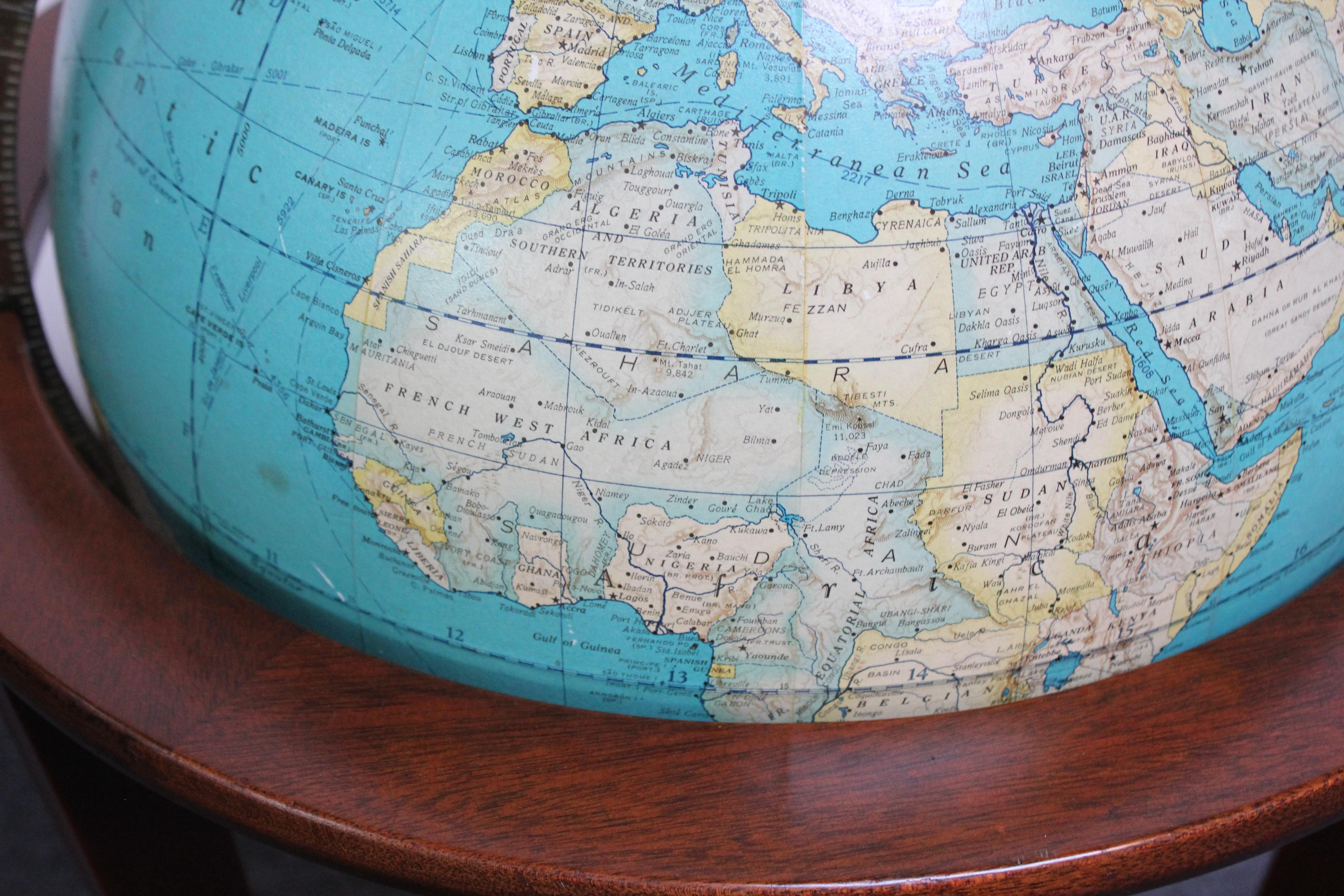 Mid-20th Century Illuminated Glass World Globe on Mahogany Stand by Edward Wormley for Dunbar For Sale