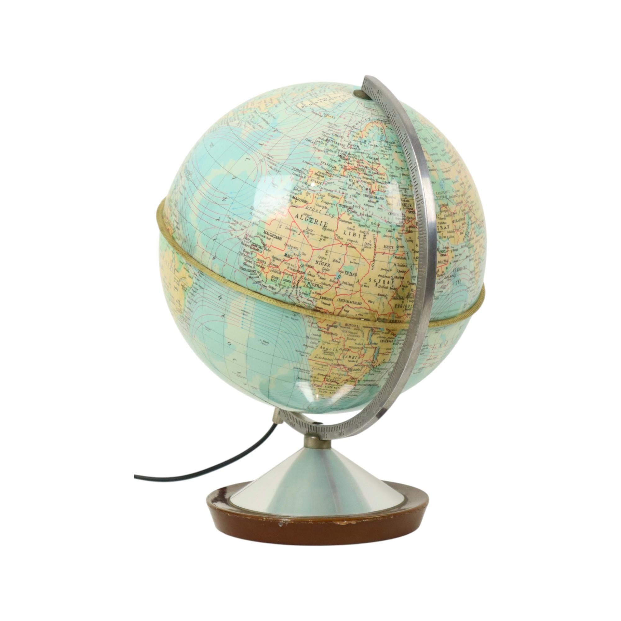 European Illuminated Globe Lamp 1965 Standard Globe Dutch Gdp Italy For Sale