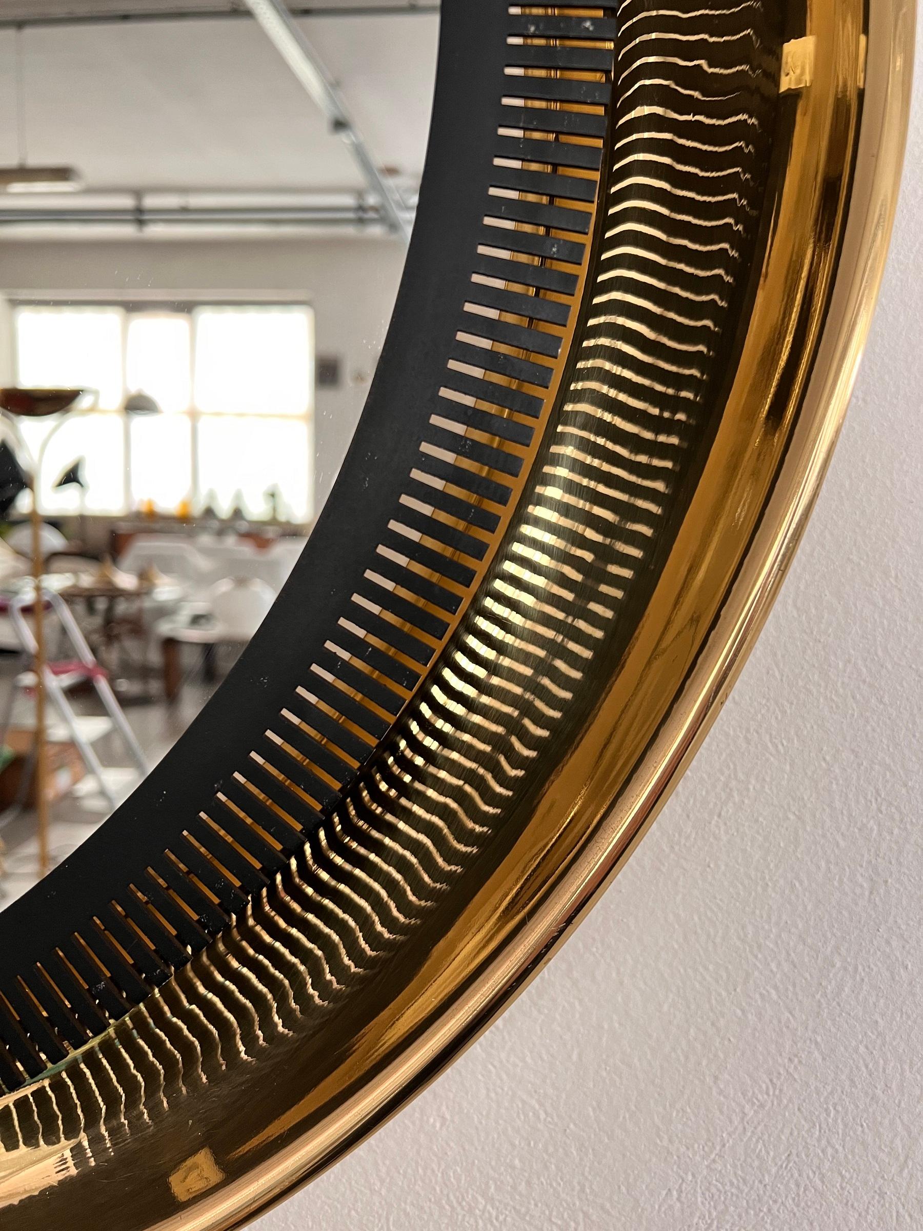 Illuminated Large Wall Mirror with Brass Frame by Vereinigte Werkstätten For Sale 6