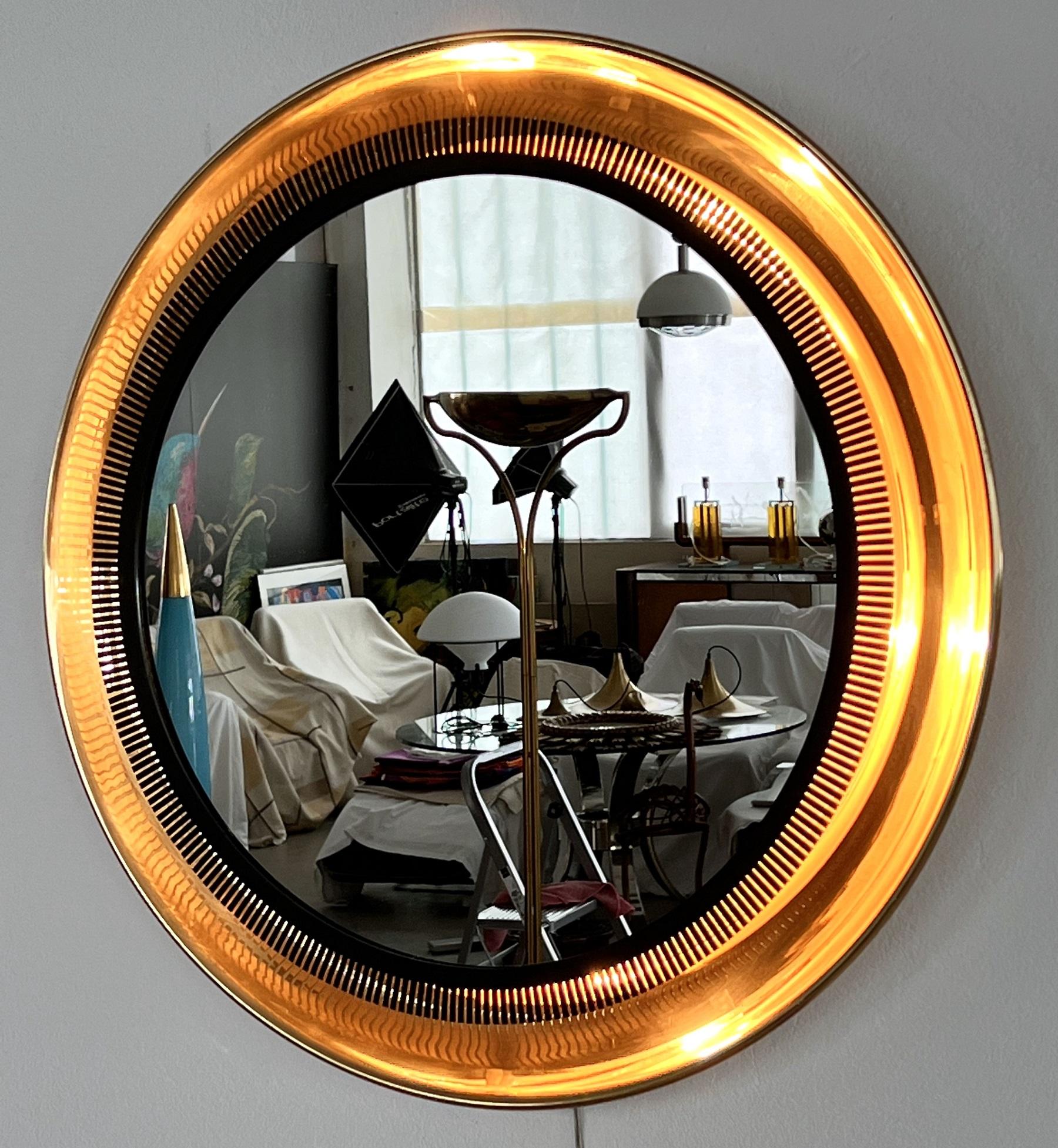 Mid-Century Modern Illuminated Large Wall Mirror with Brass Frame by Vereinigte Werkstätten For Sale