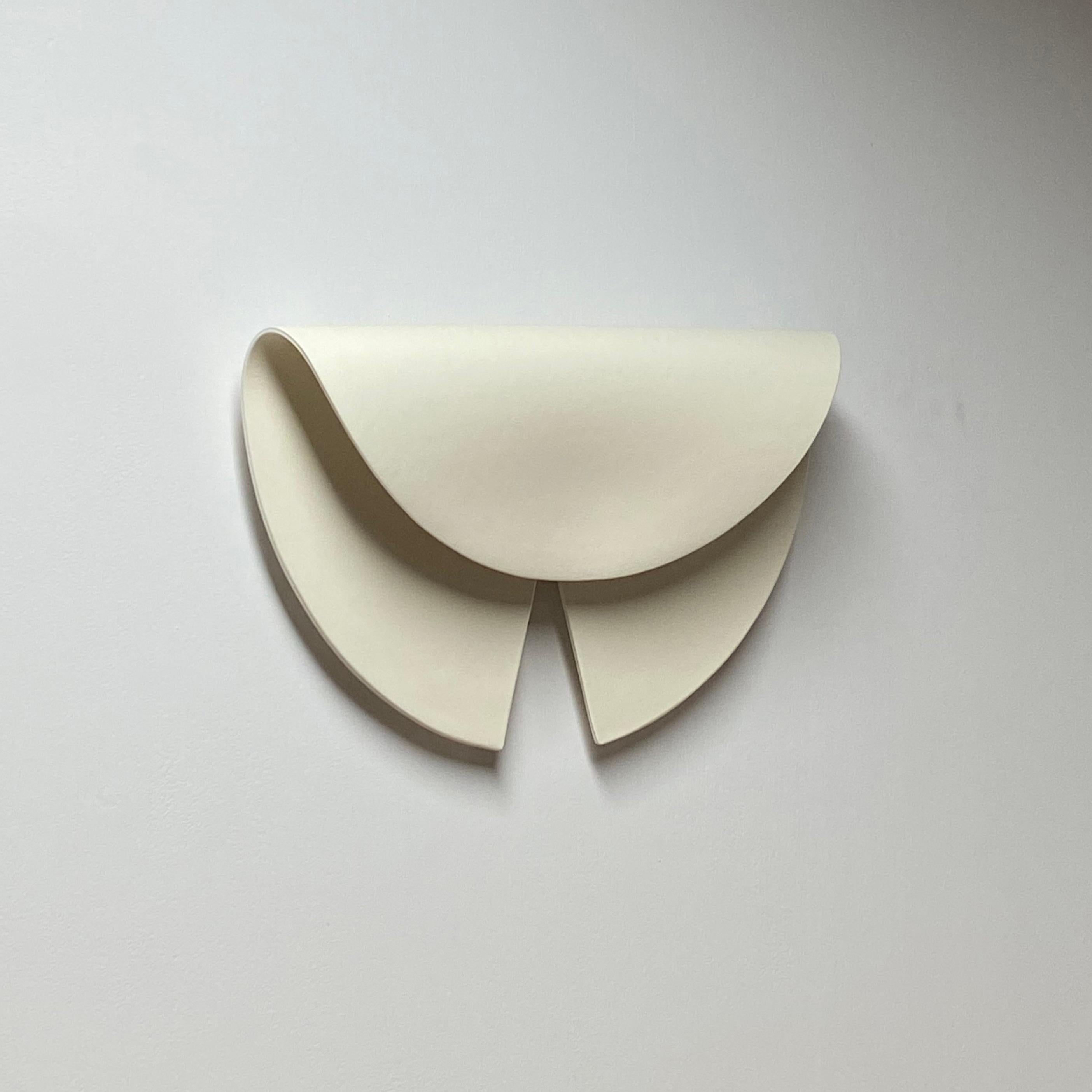 Beleuchtete Blatt-Keramik-Wandleuchter / von Olivia Barry / von Hand (14