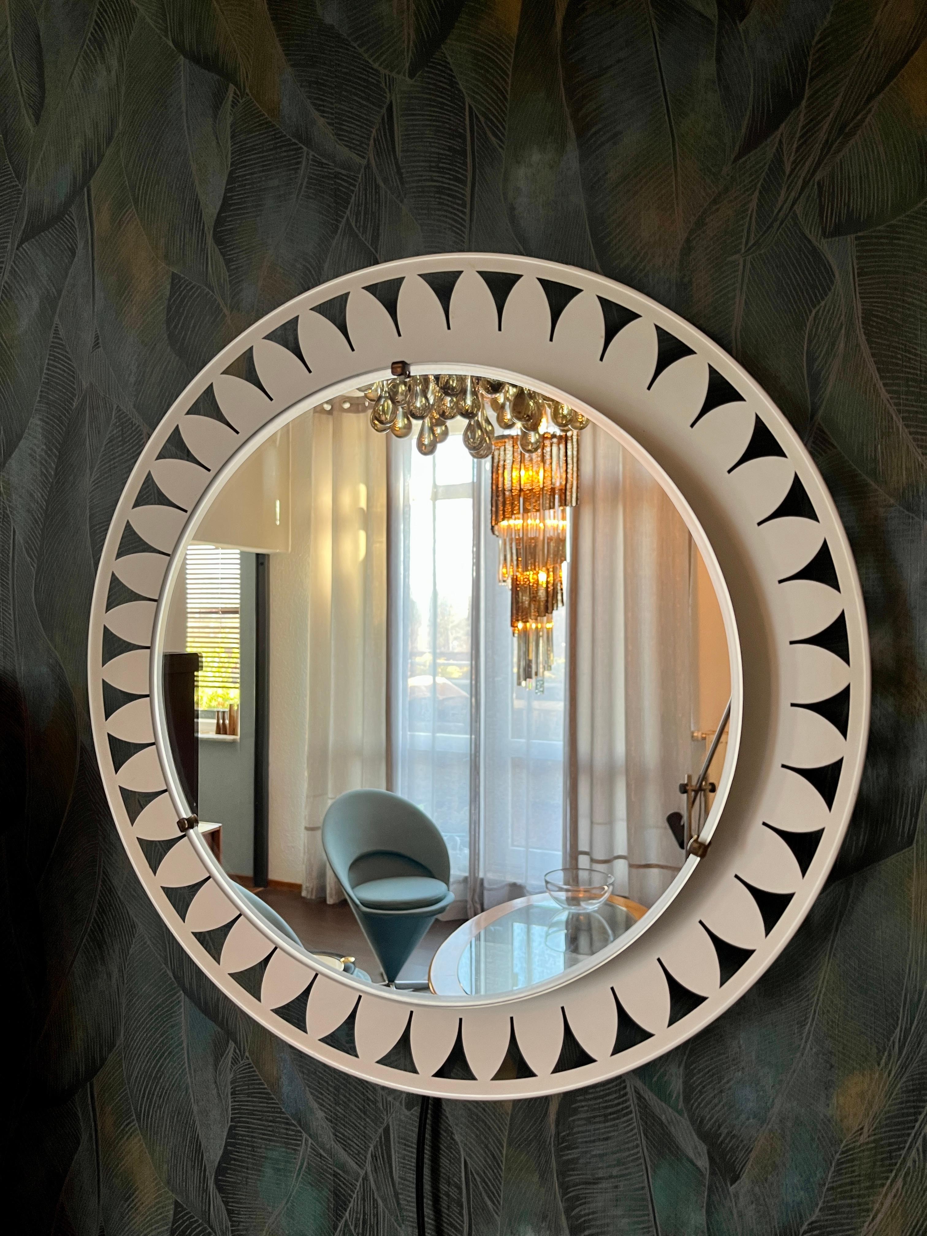 Illuminated mirror by Ernest Igl for Hillebrand For Sale 1