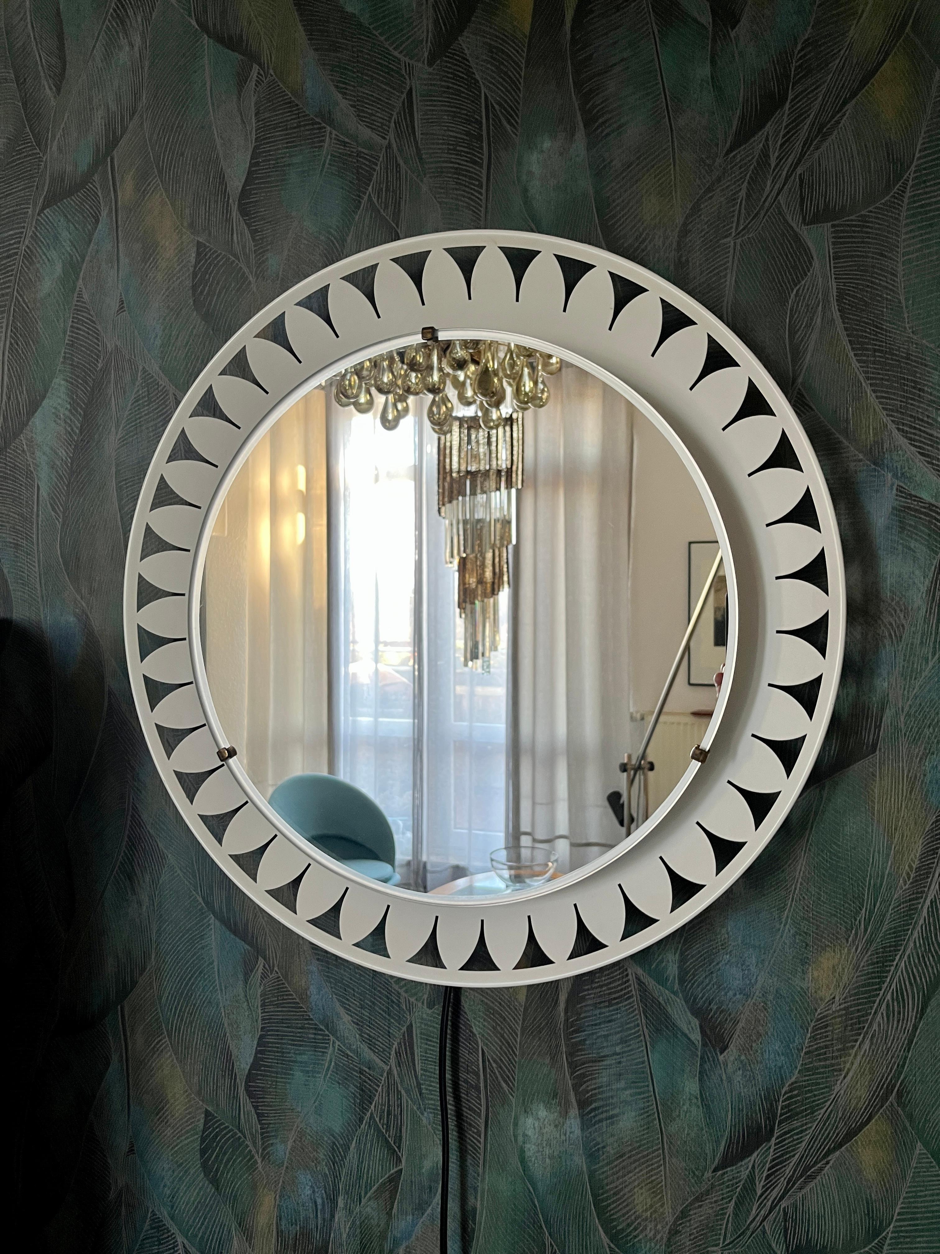 Illuminated mirror by Ernest Igl for Hillebrand For Sale 2