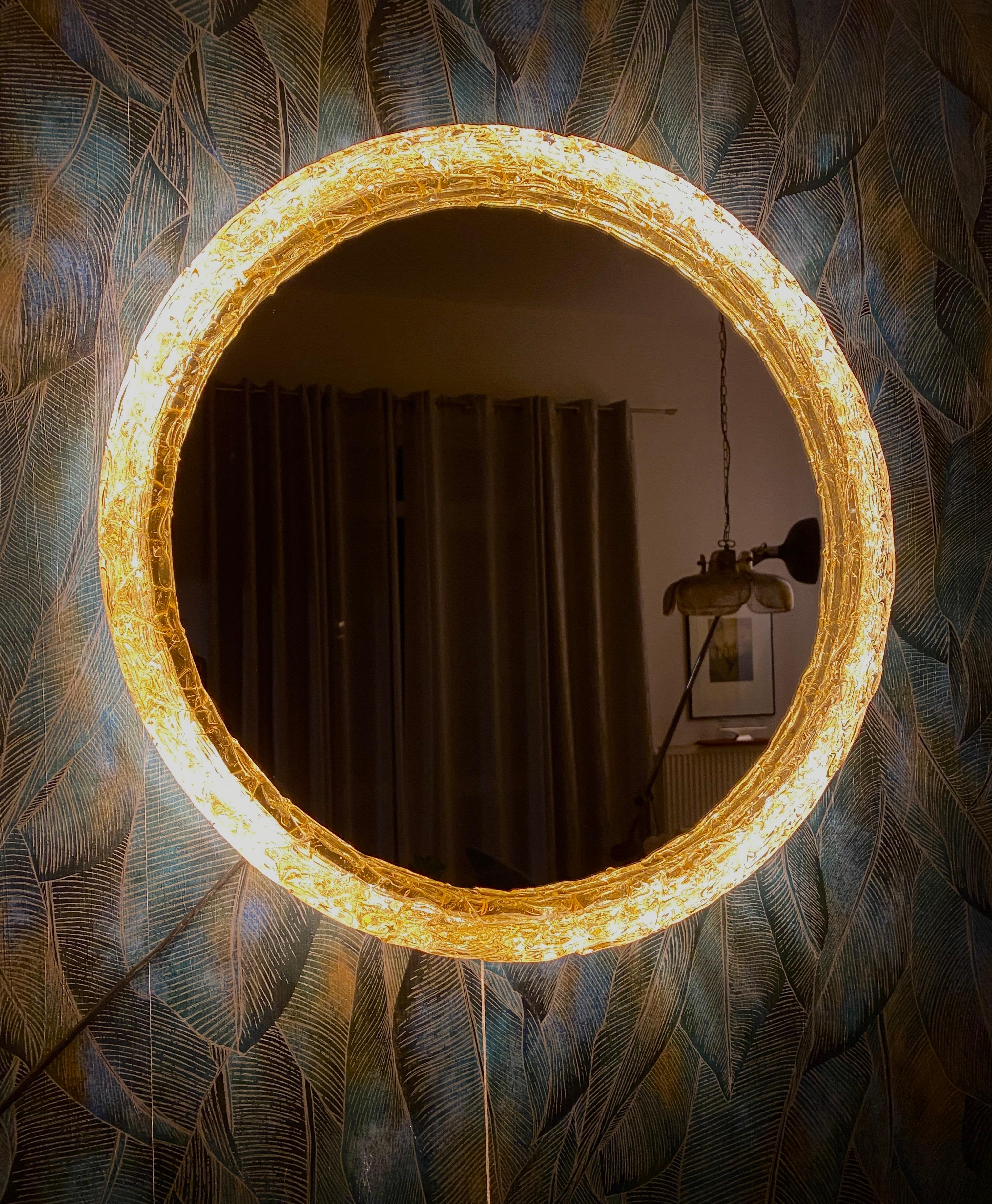 Illuminated mirror by Flabeg In Good Condition For Sale In Hannover, DE