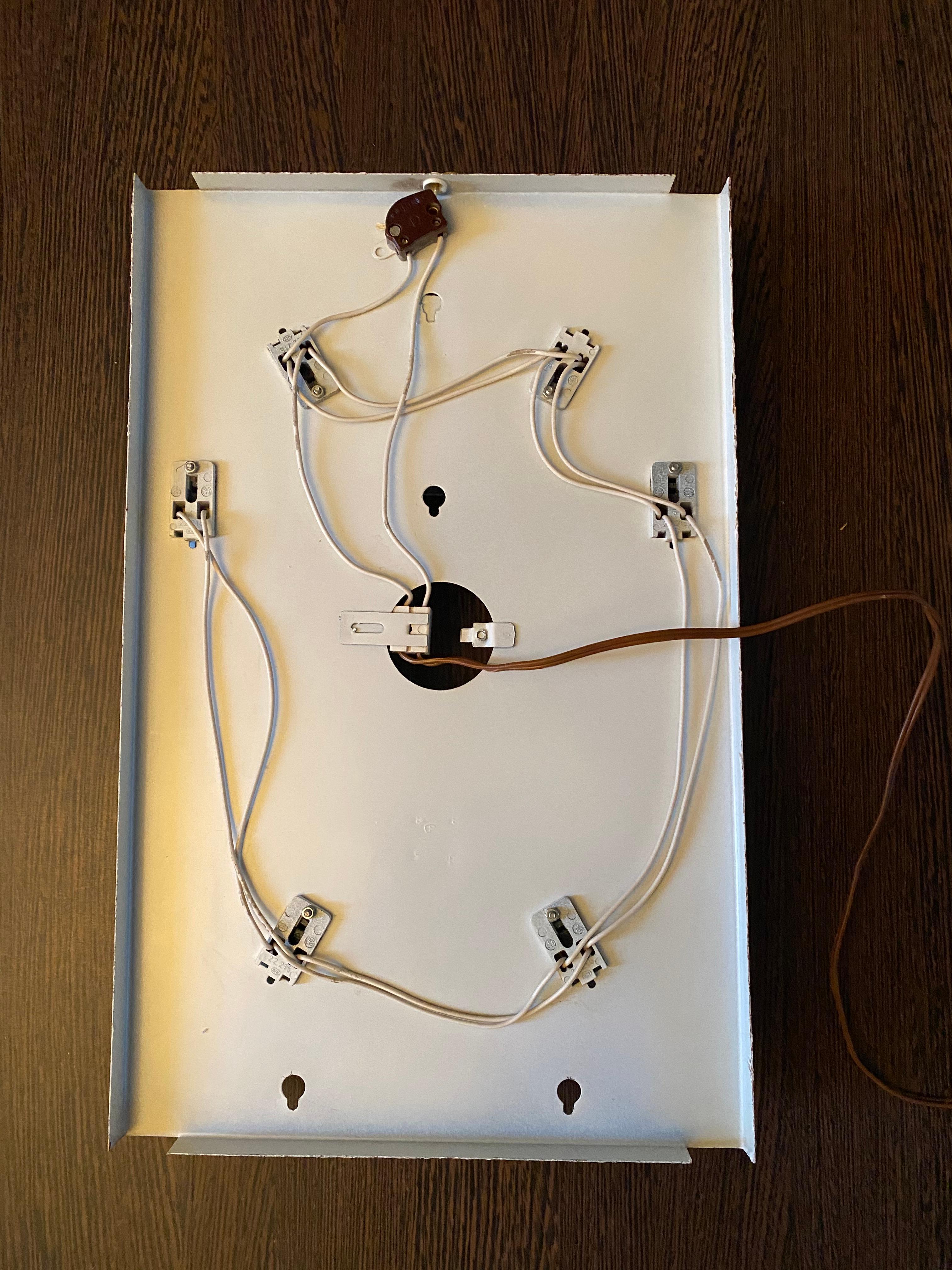 Illuminated mirror by Hillebrand For Sale 3