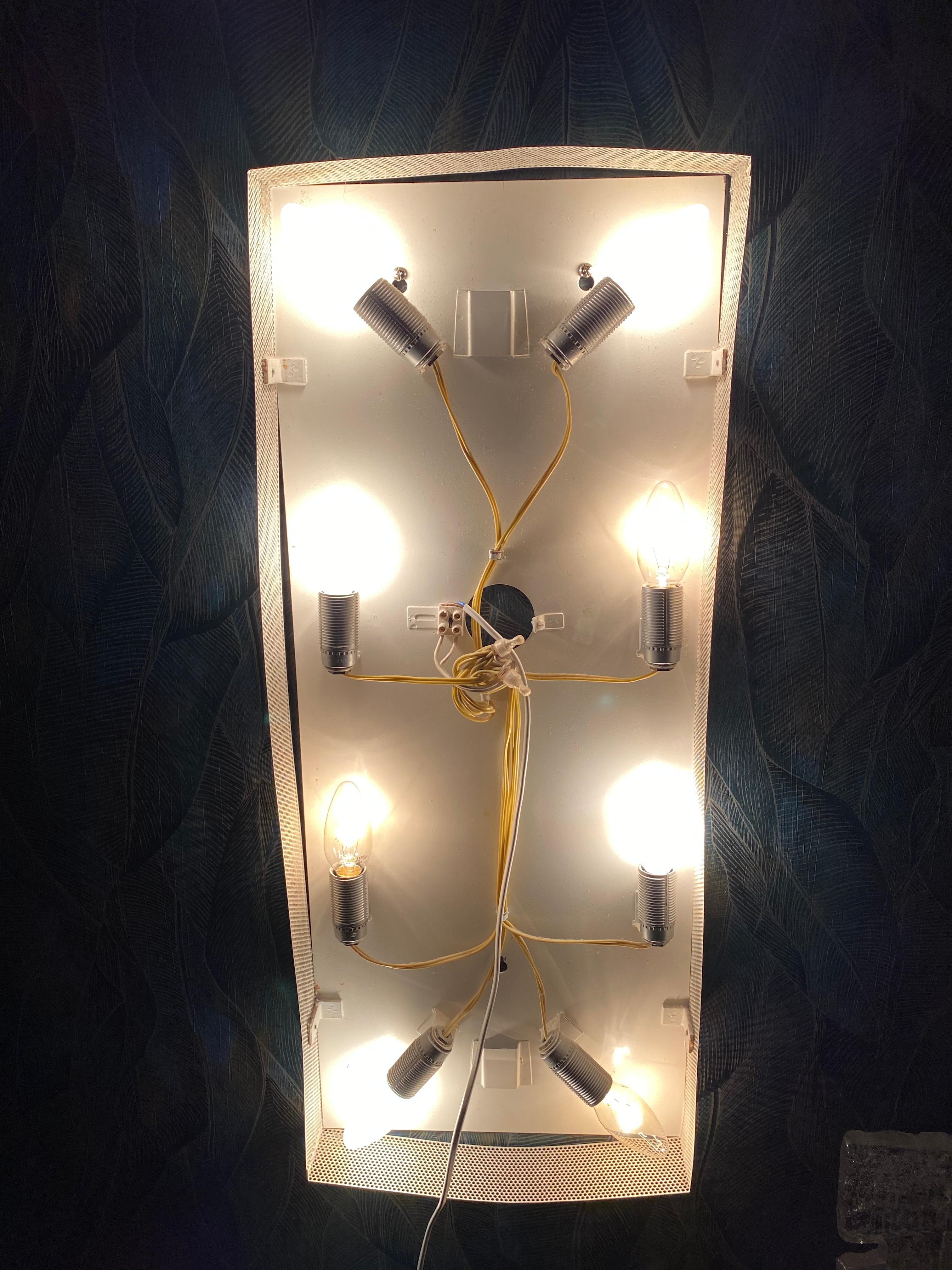 Illuminated mirror by Hillebrand For Sale 4
