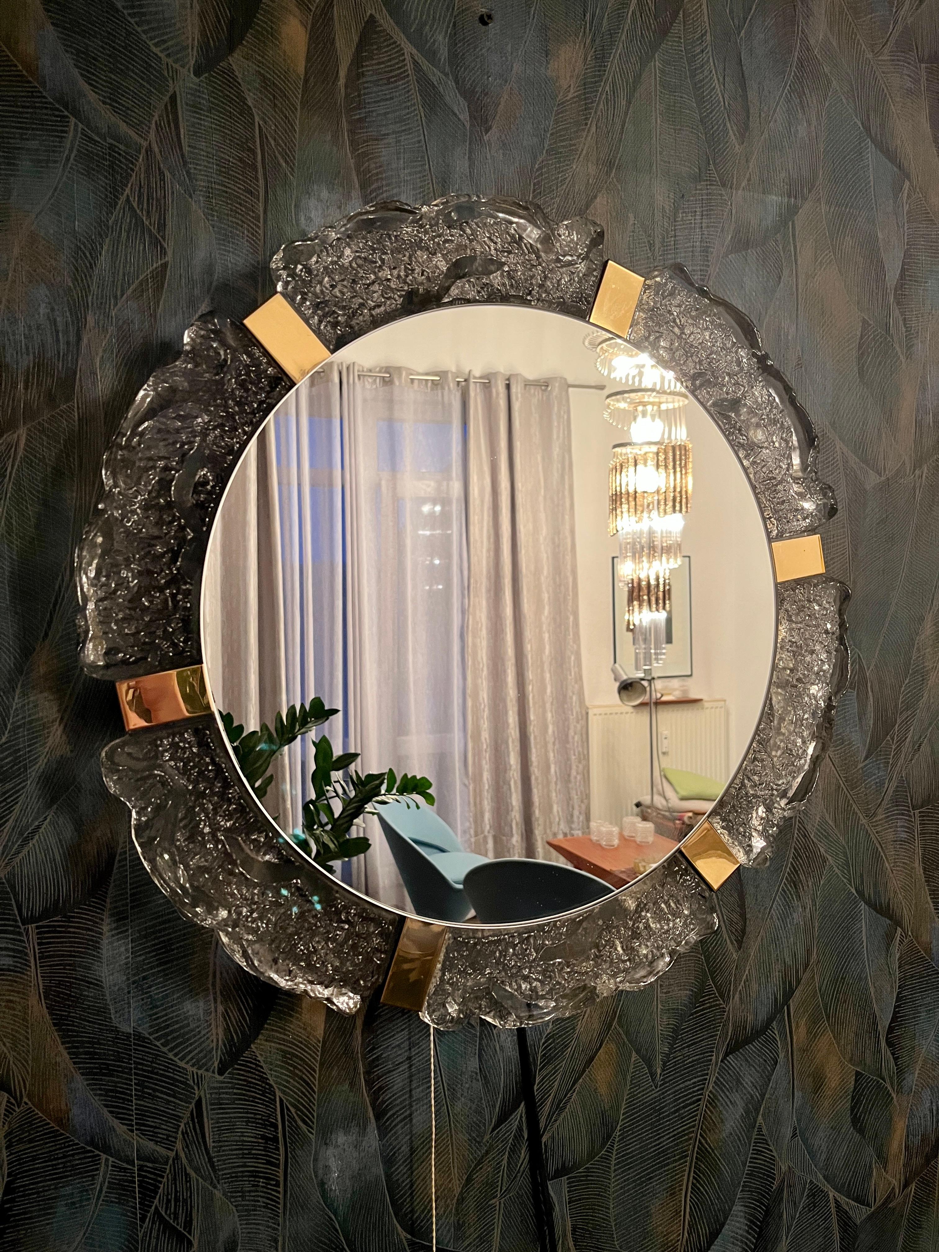 Mid-Century Modern Miroir éclairé de Hillebrand en vente