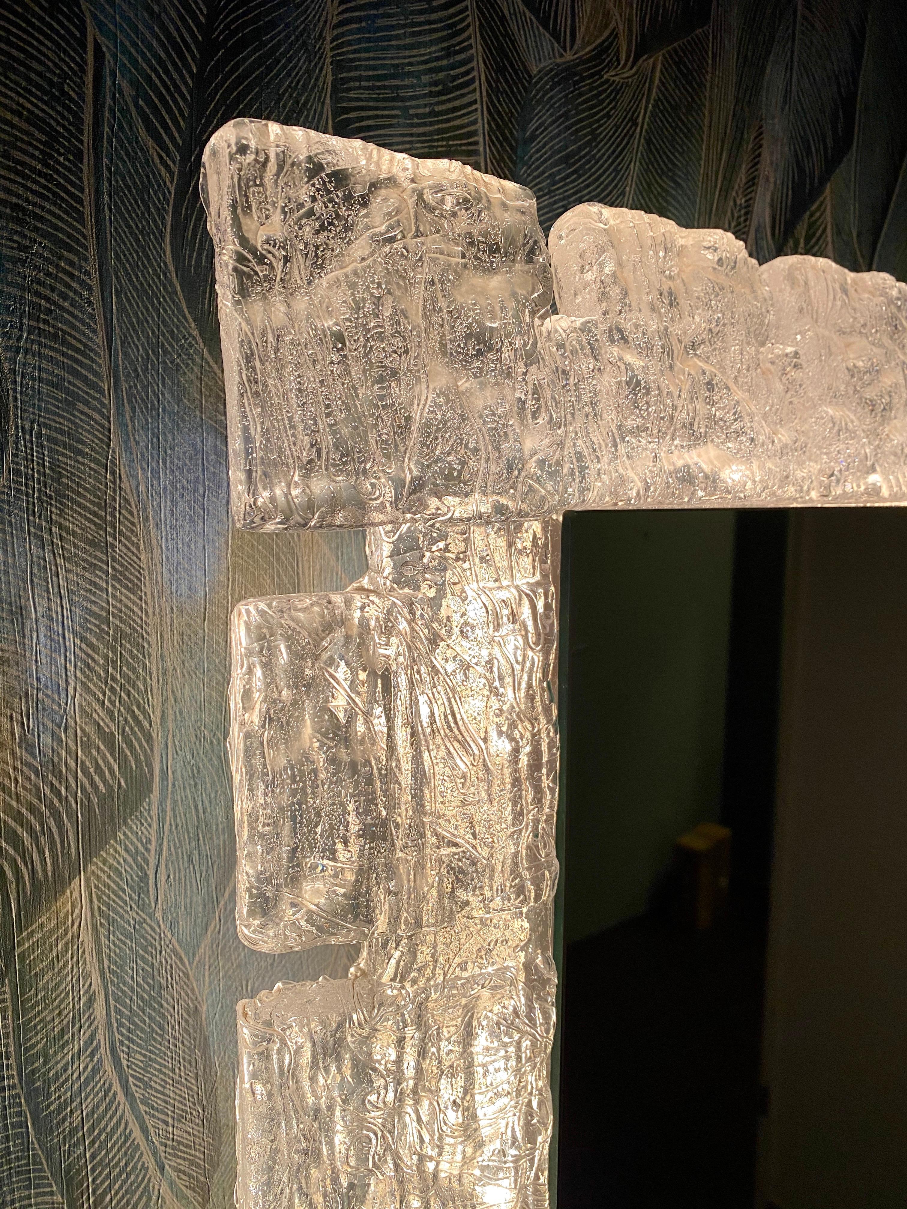 Illuminated mirror by Hillebrand In Good Condition For Sale In Hannover, DE
